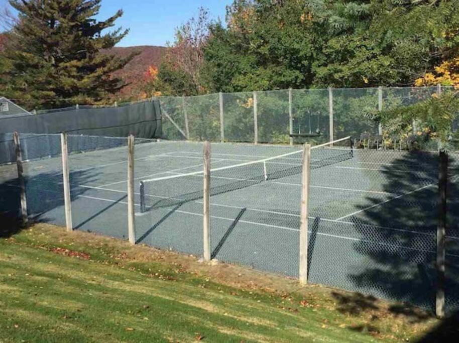 MT SNOW SKI BACK TRAIL FREE SHUTTLE Green Mountain Den photo 11