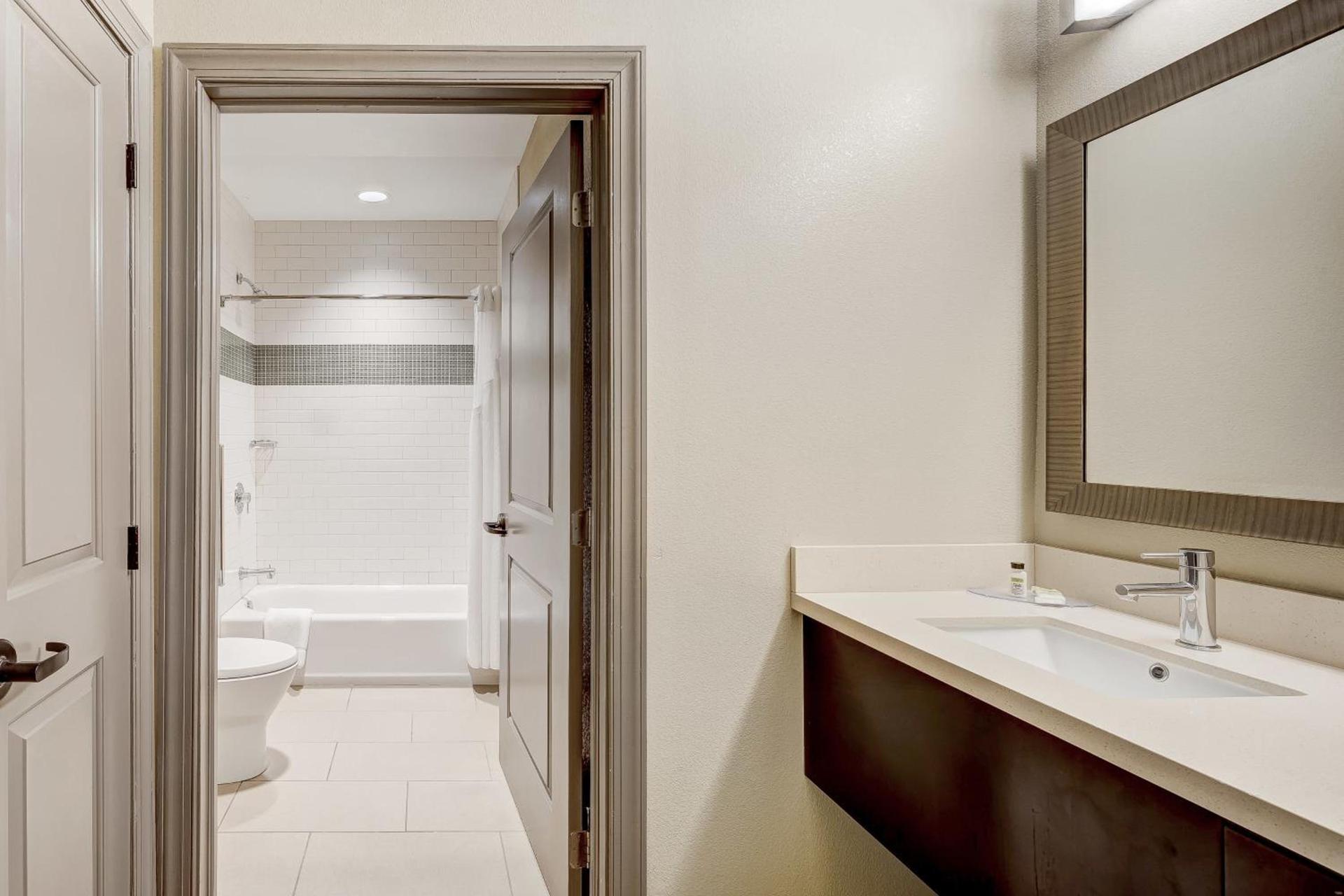 Staybridge Suites Baltimore - Inner Harbor by IHG photo 45