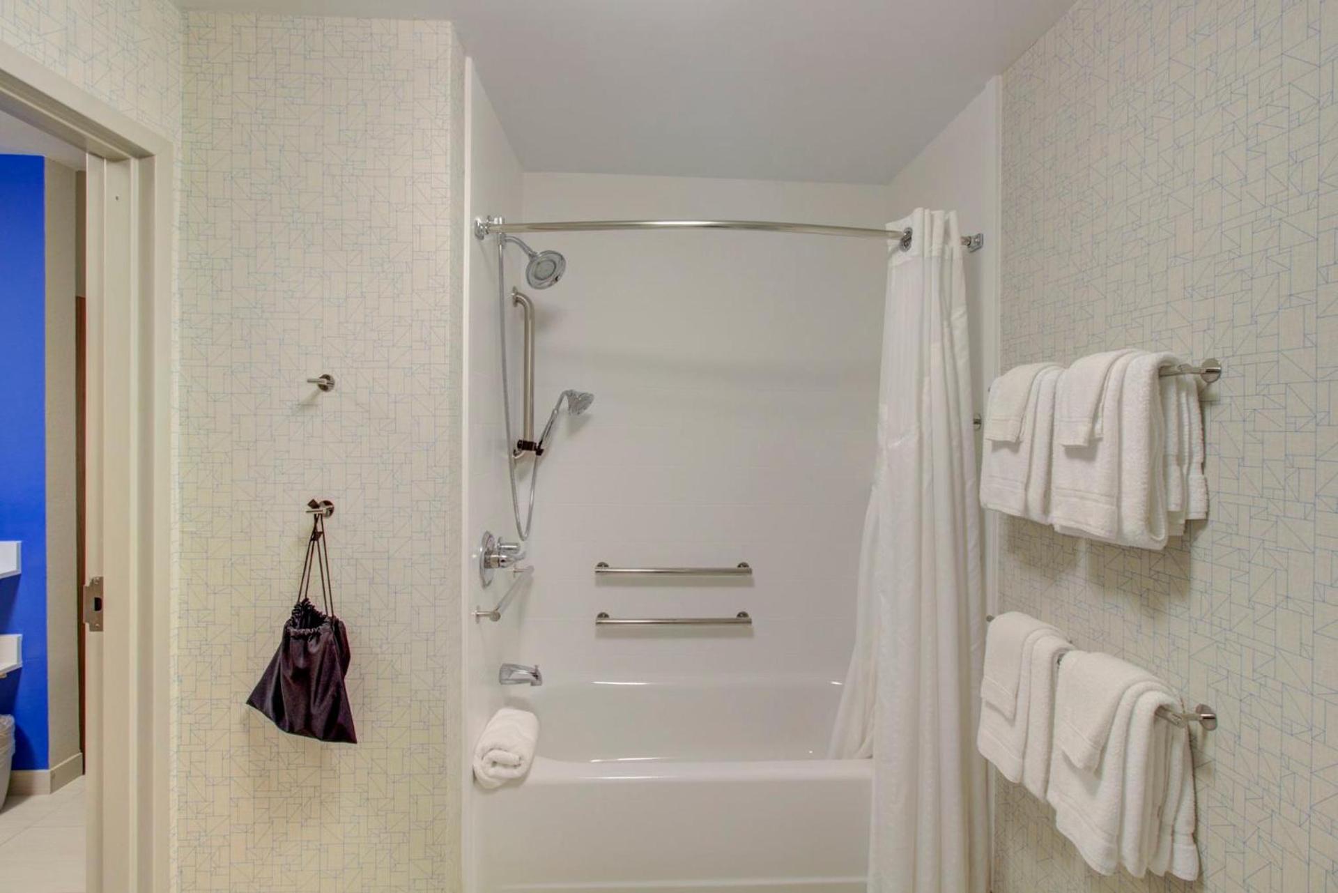 Holiday Inn Express - Fort Walton Beach Central by IHG photo 33