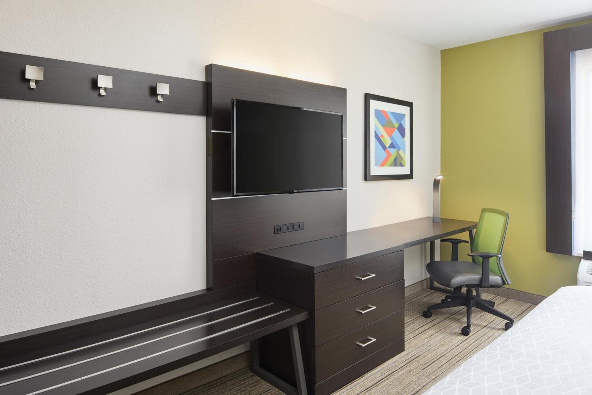 Holiday Inn Express Hotel & Suites Port Richey by IHG photo 28