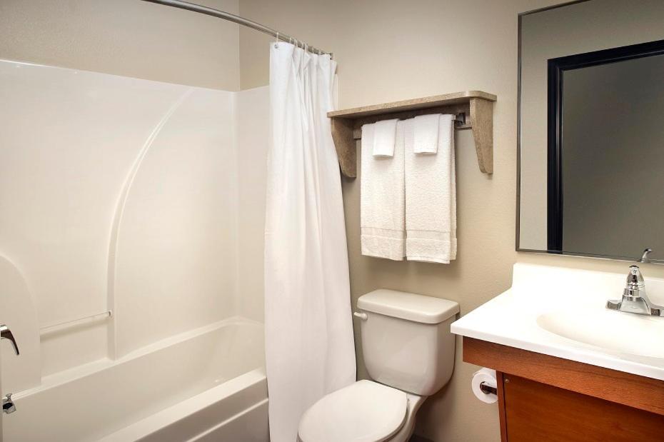 WoodSpring Suites Savannah Garden City photo 12