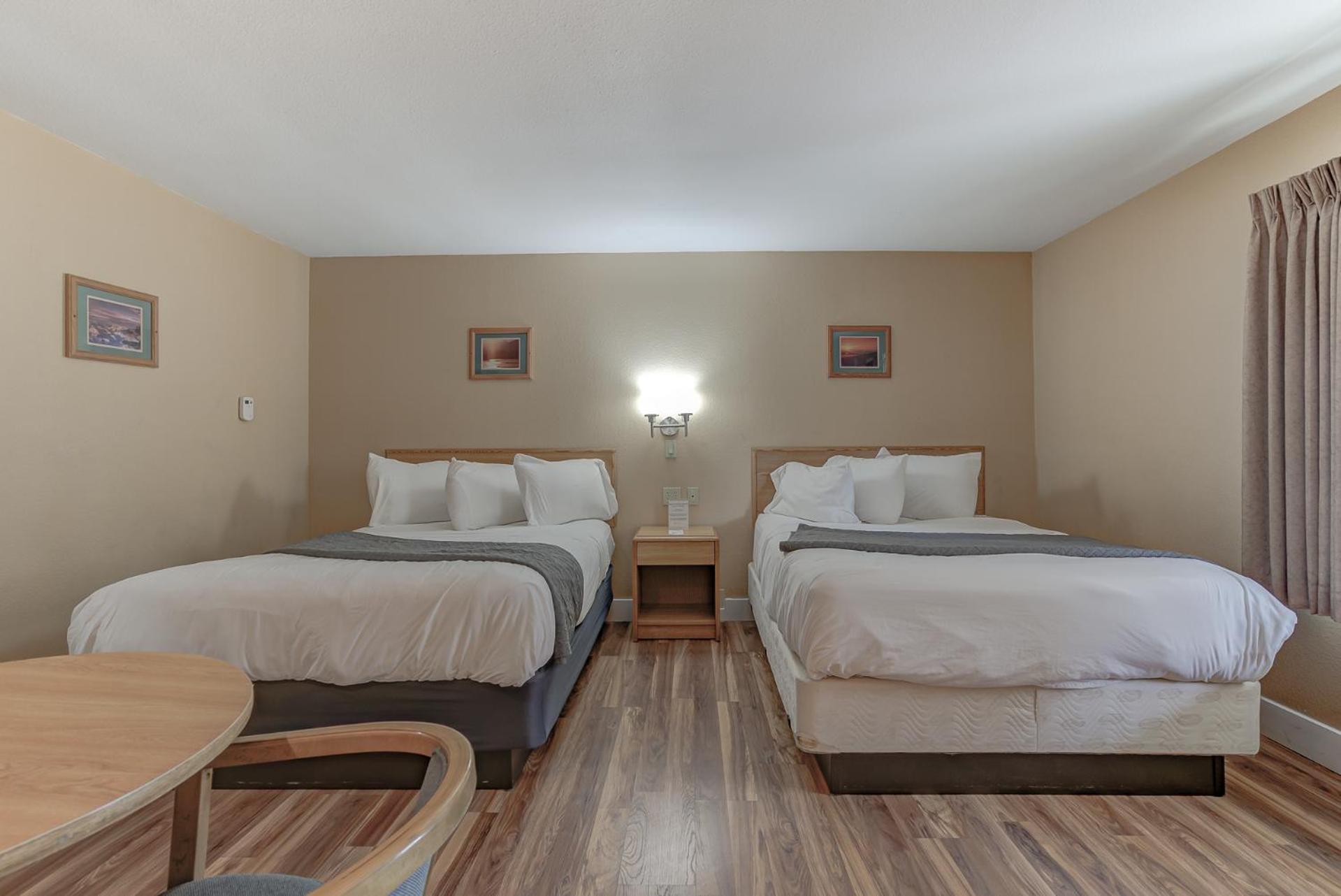 Shasta Pines Motel & Suites photo 32