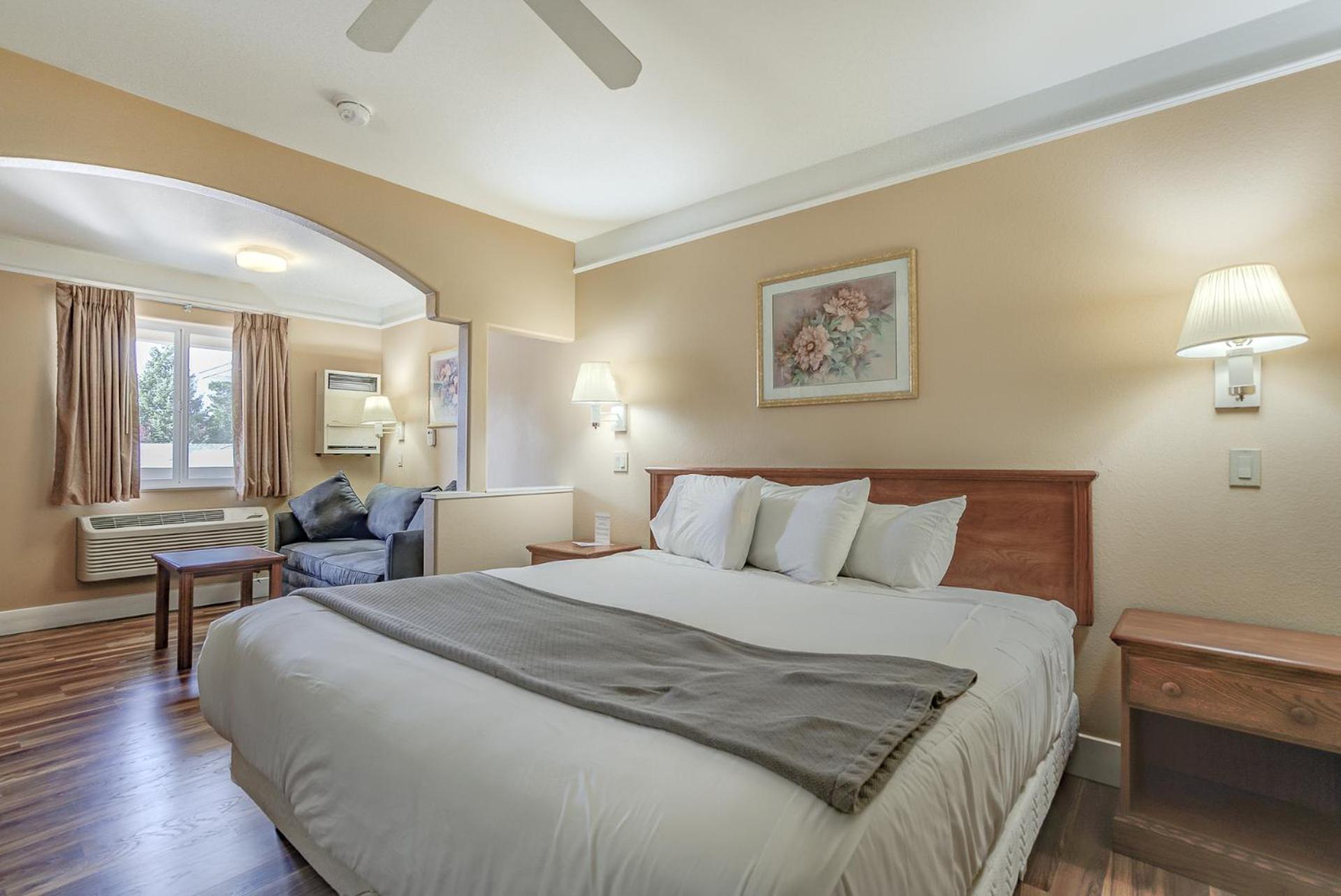Shasta Pines Motel & Suites photo 29