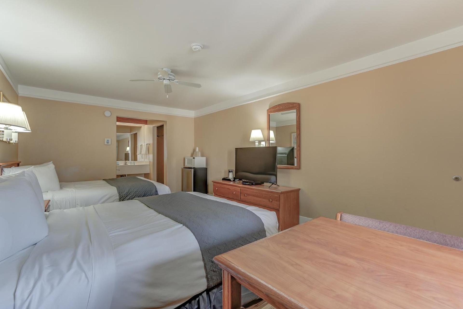 Shasta Pines Motel & Suites photo 27