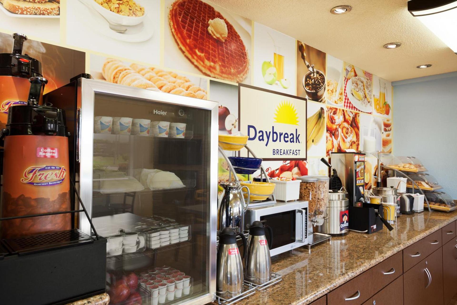 Days Inn by Wyndham Champaign/Urbana photo 12