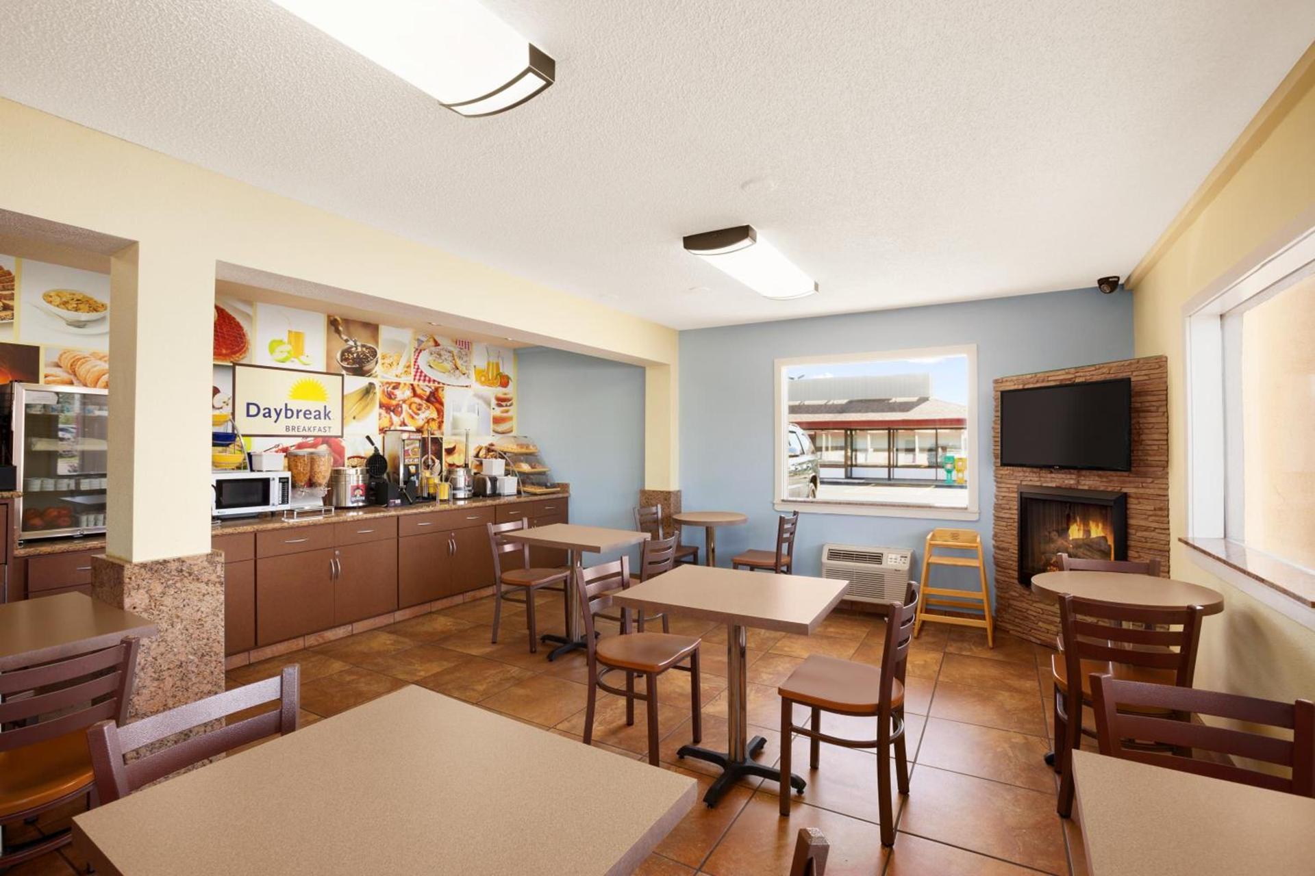 Days Inn by Wyndham Champaign/Urbana photo 17
