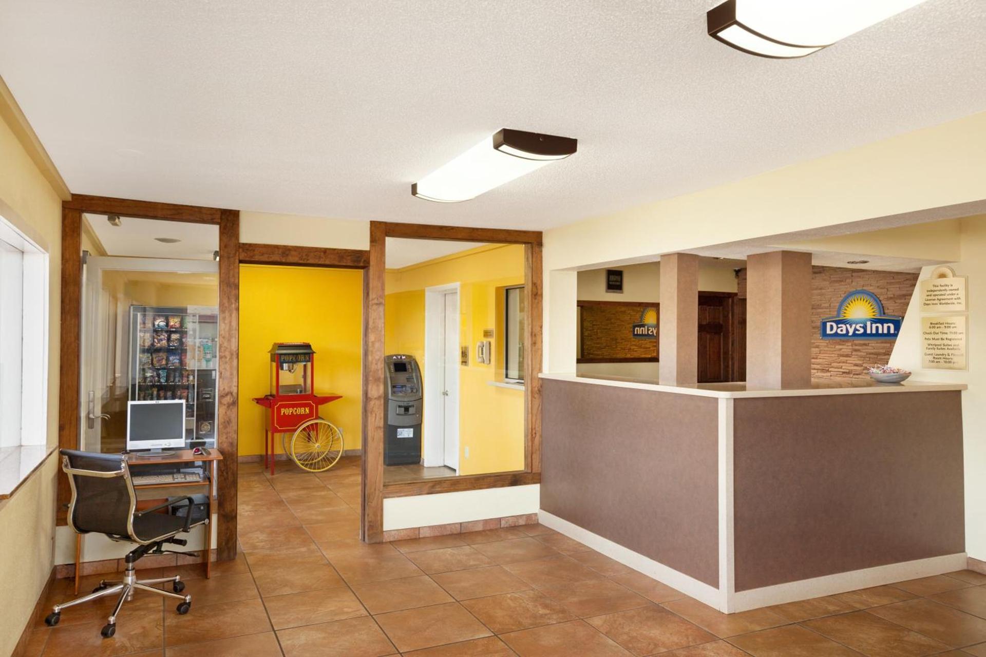 Days Inn by Wyndham Champaign/Urbana photo 10