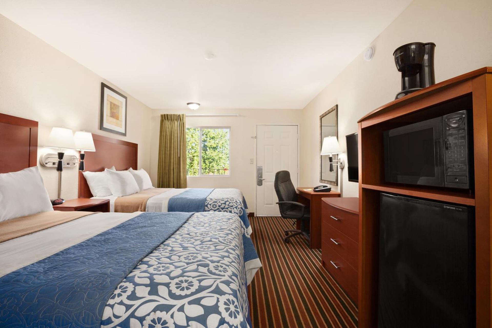 Days Inn by Wyndham Champaign/Urbana photo 19