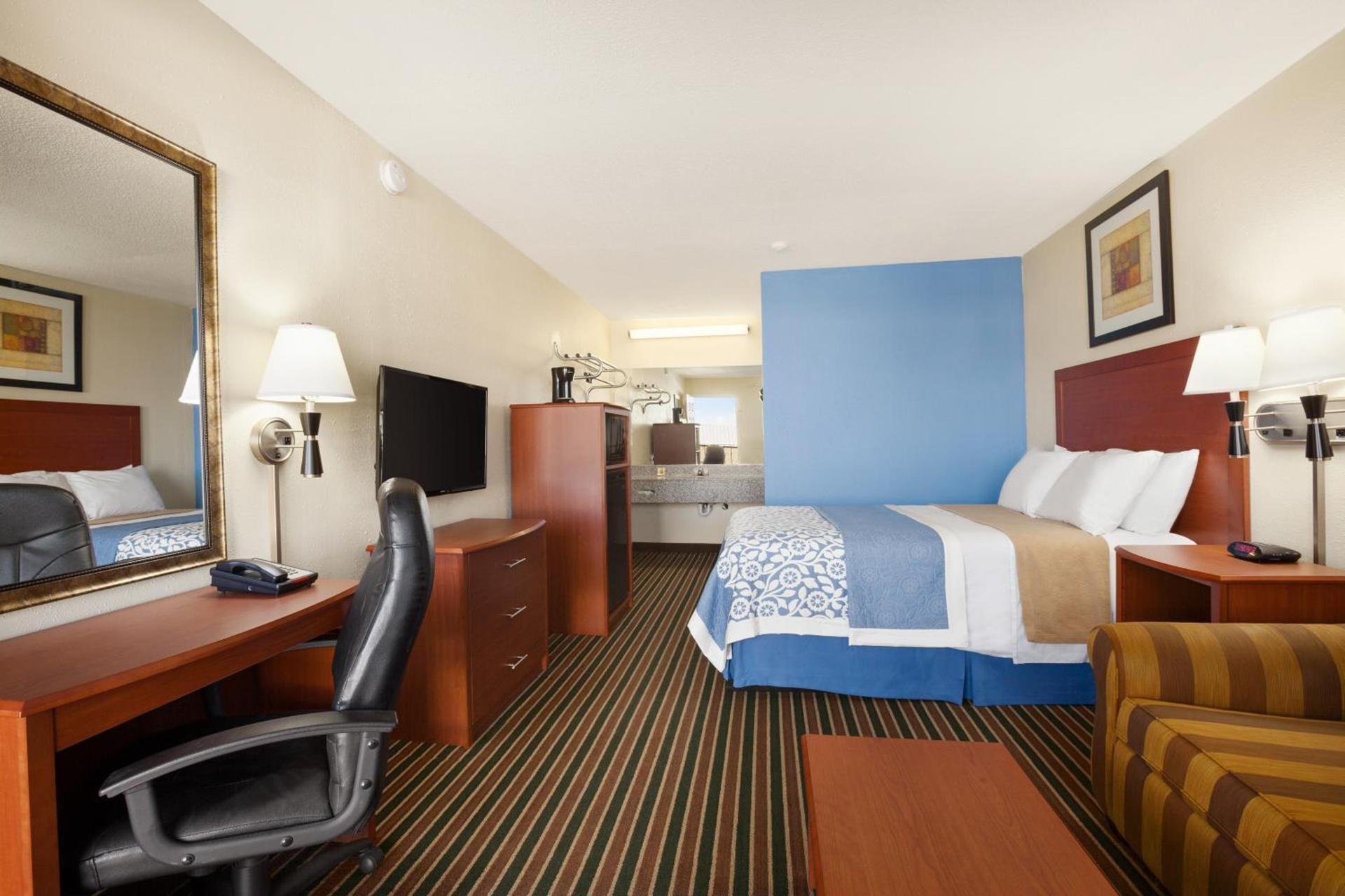 Days Inn by Wyndham Champaign/Urbana photo 13