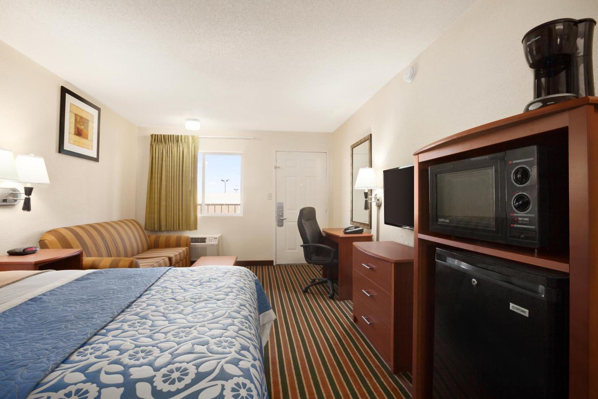 Days Inn by Wyndham Champaign/Urbana photo 24