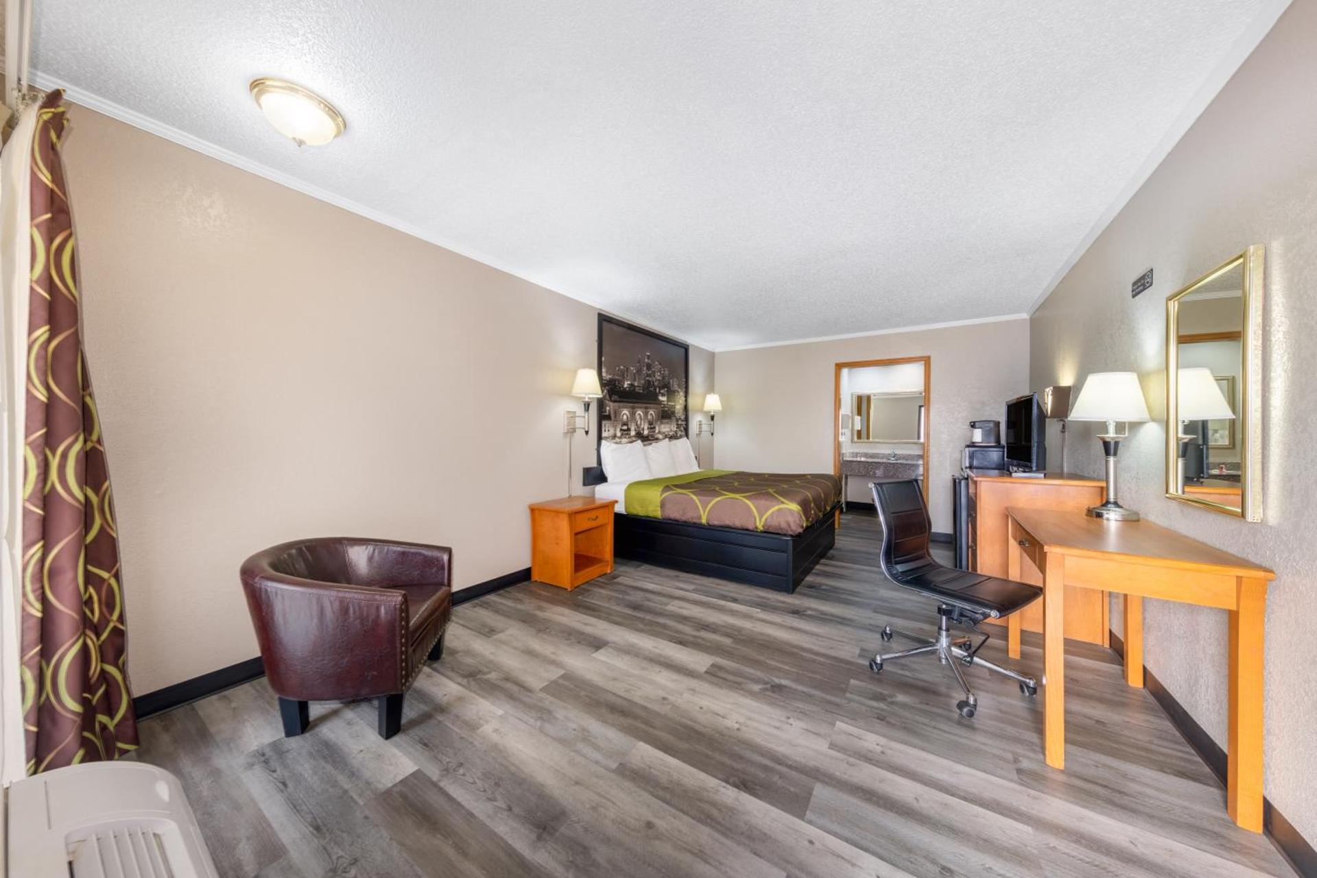 Super 8 by Wyndham Kansas City Airport North photo 40