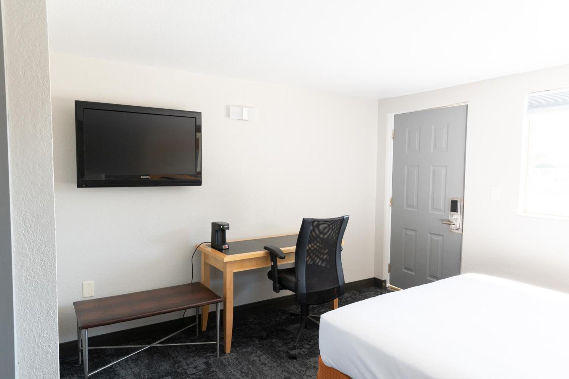 Econo Inn photo 7
