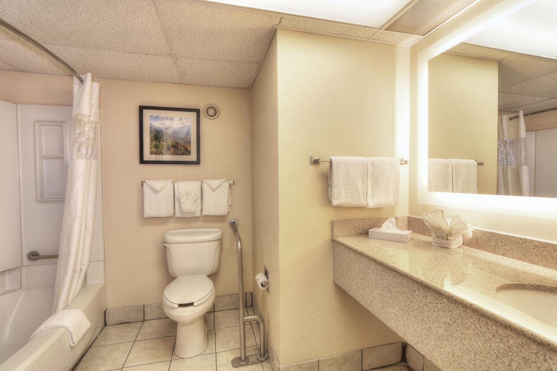 Edgewater Hotel and Conference Center photo 33