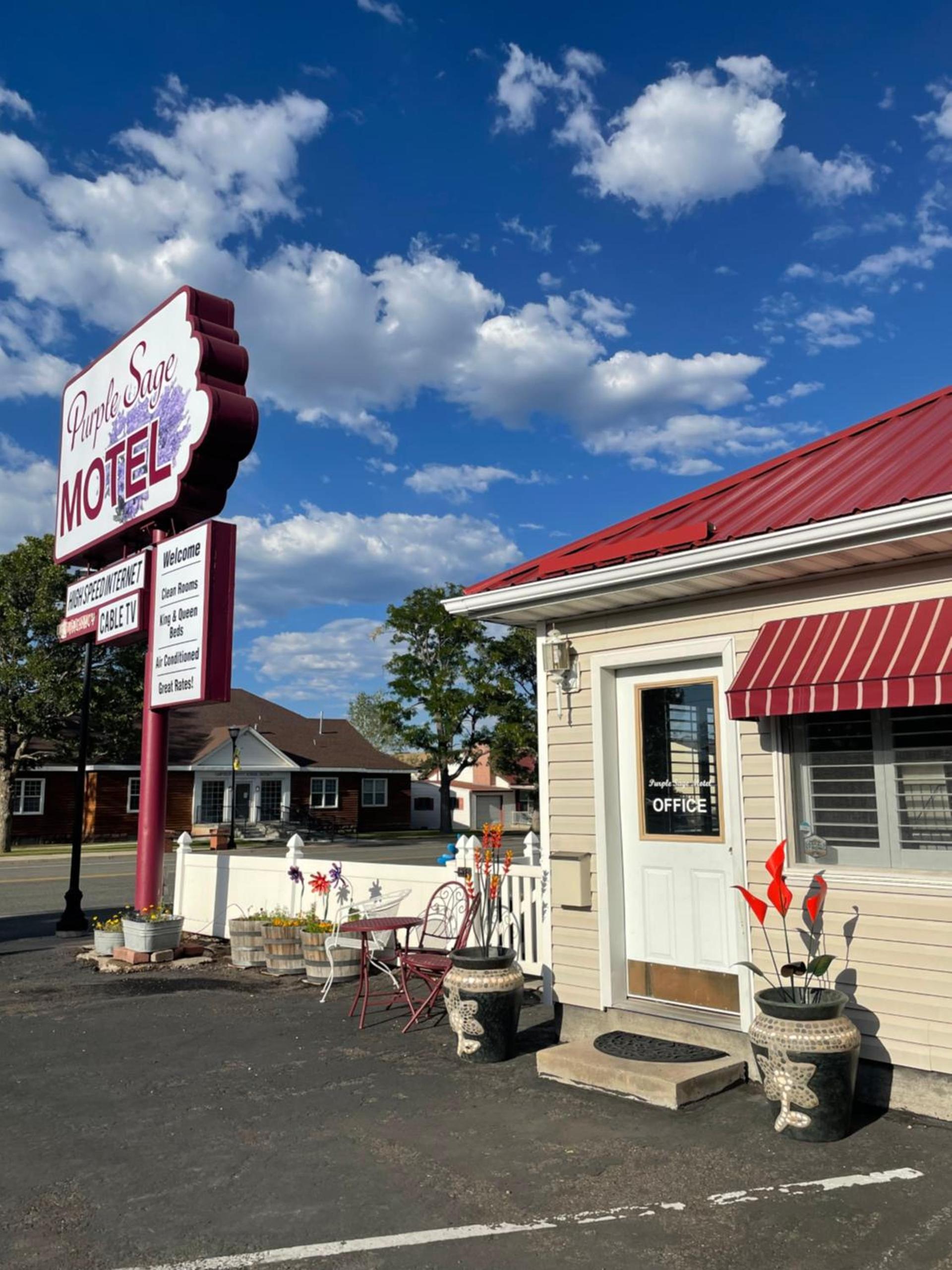 Purple Sage Motel photo 2