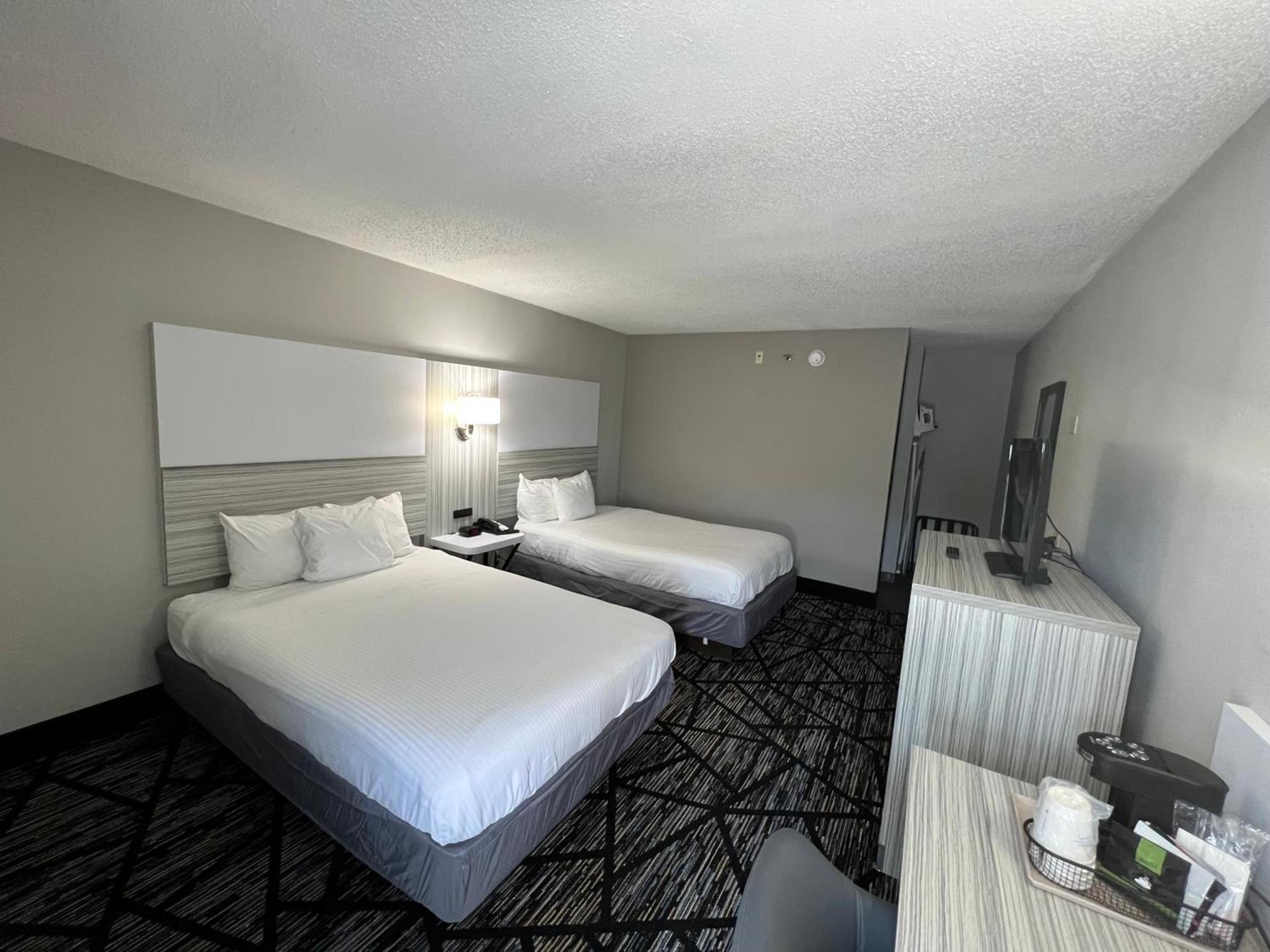 Baymont by Wyndham Peoria photo 19
