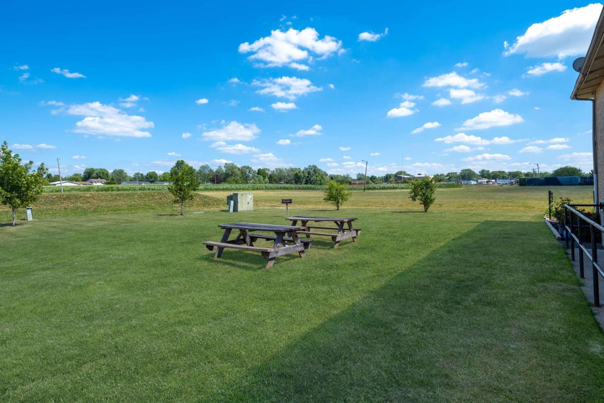 Super 8 by Wyndham Kokomo photo 23