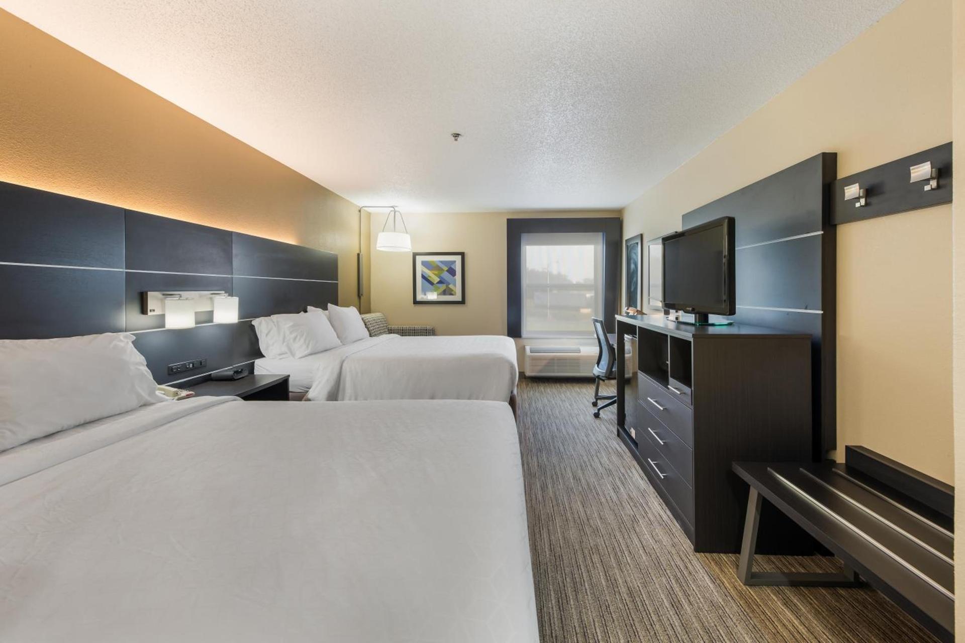 Holiday Inn Express London-I-70 by IHG photo 6