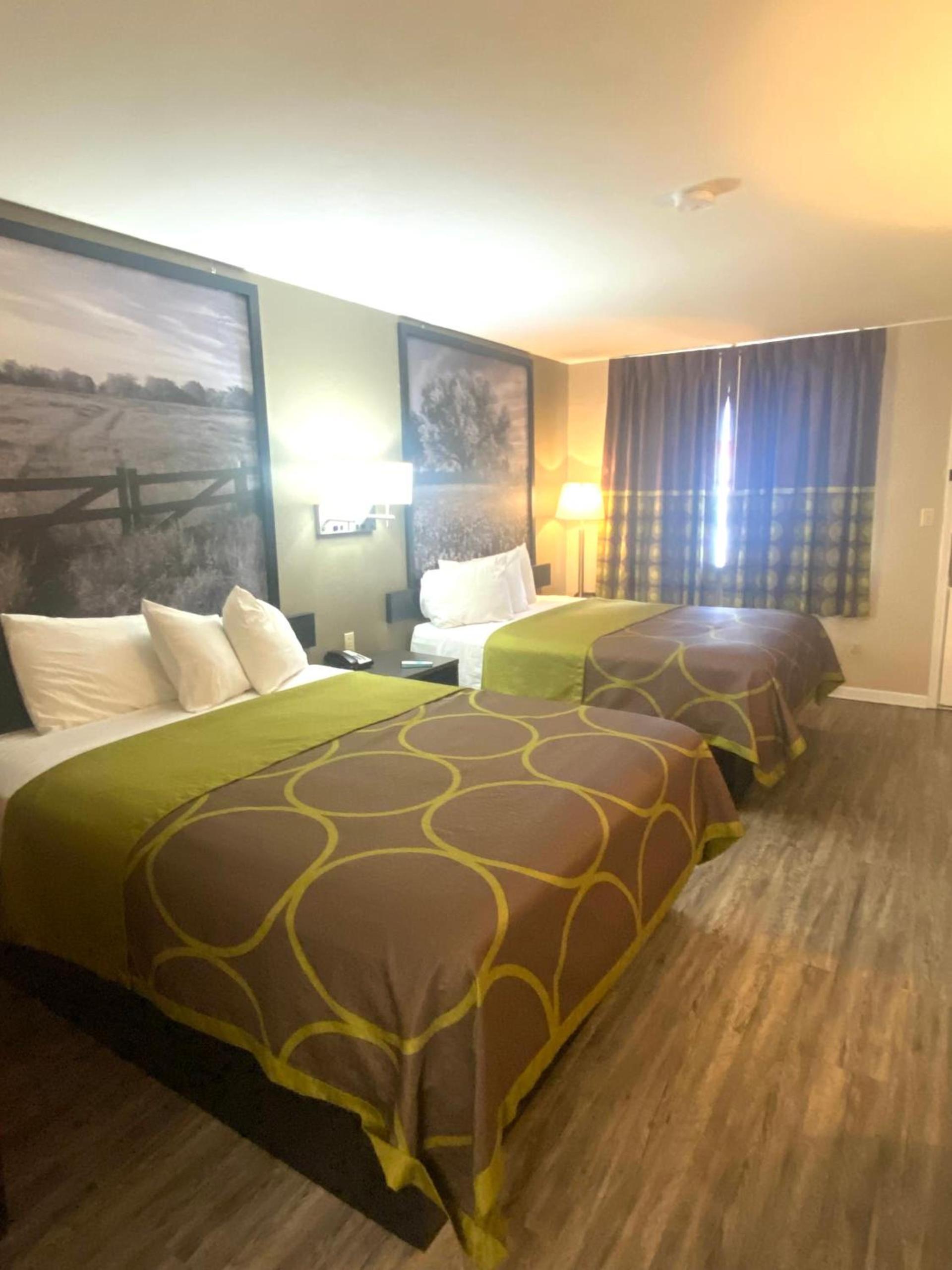Super 8 by Wyndham Terrell photo 19