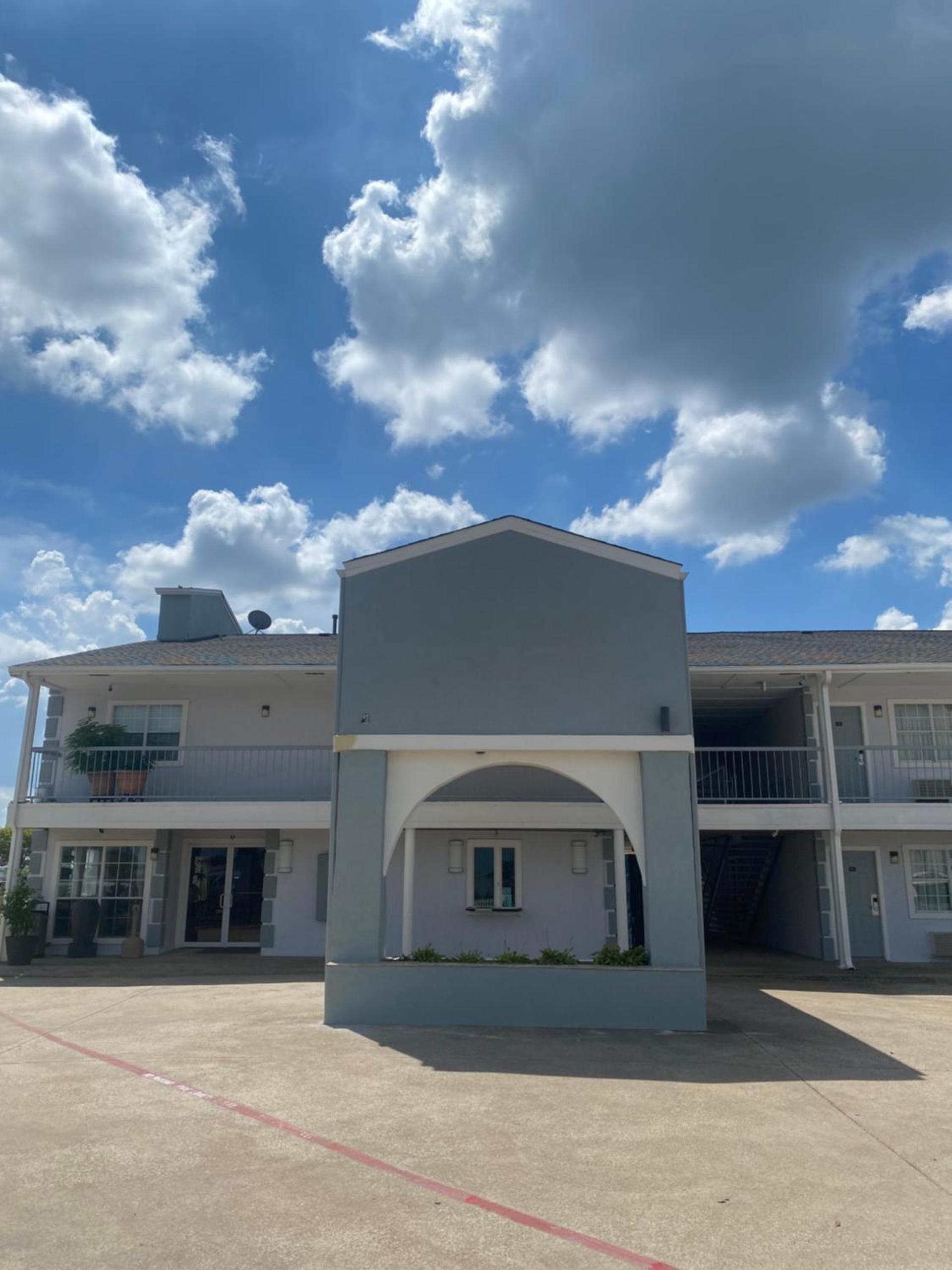 Super 8 by Wyndham Terrell photo 10