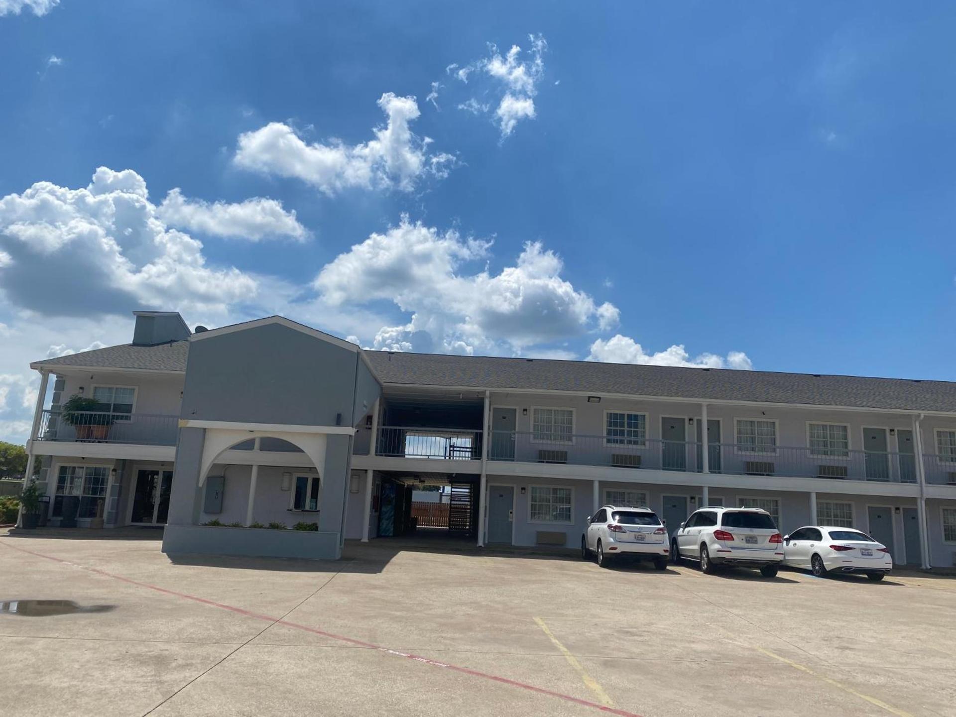 Super 8 by Wyndham Terrell photo 4