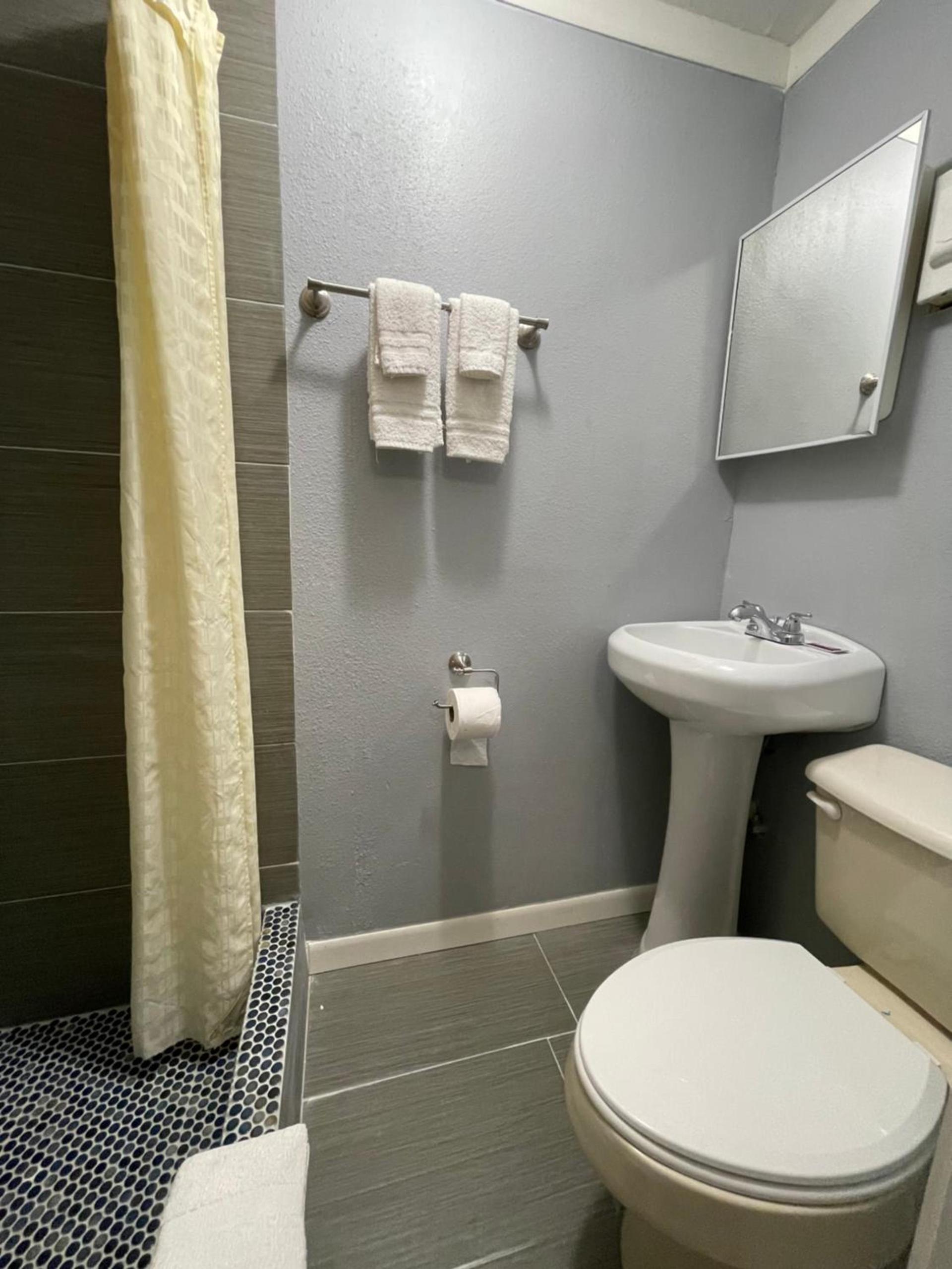 Southwind Inn photo 42