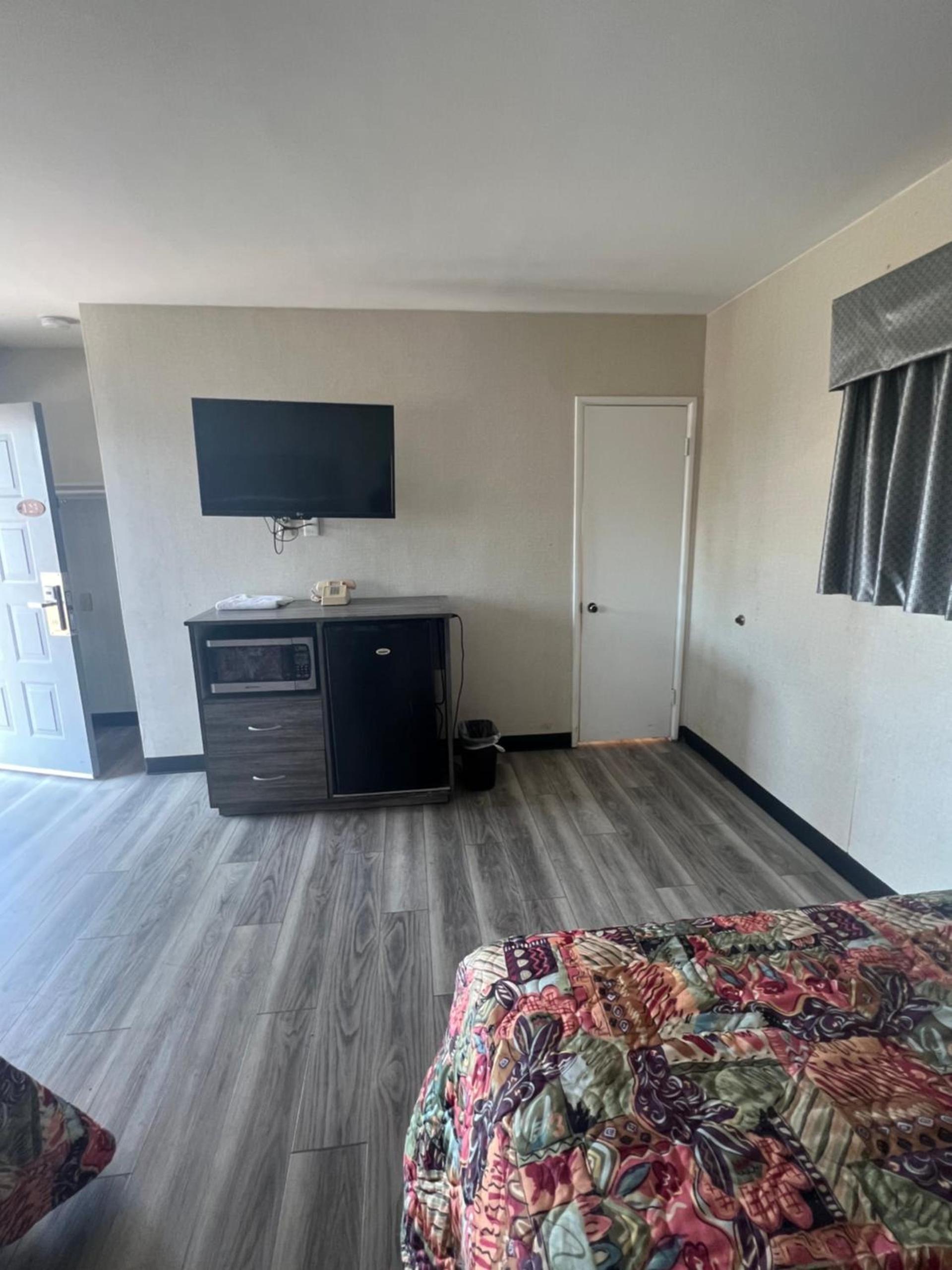 Keystone Motel photo 11
