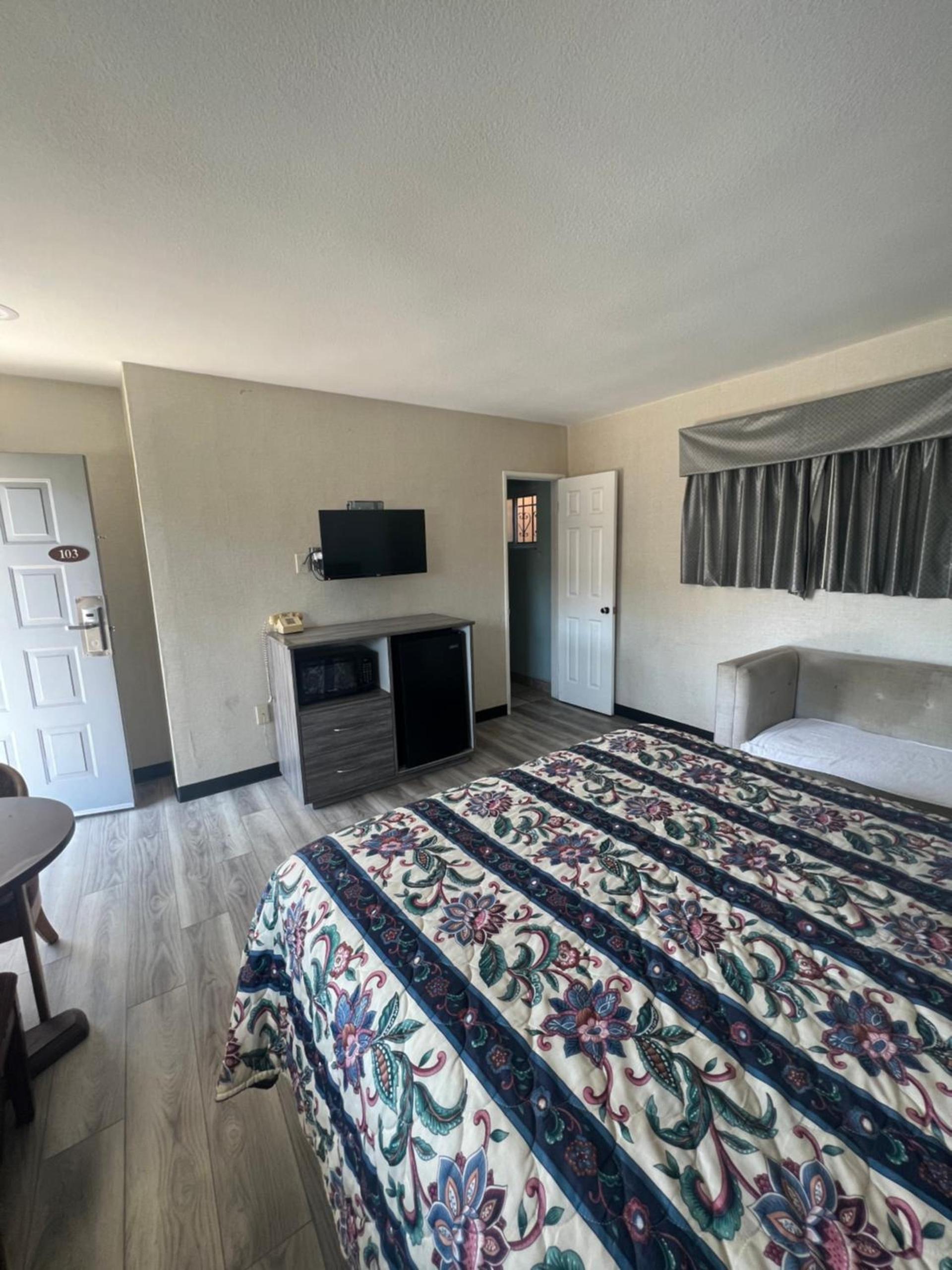 Keystone Motel photo 13