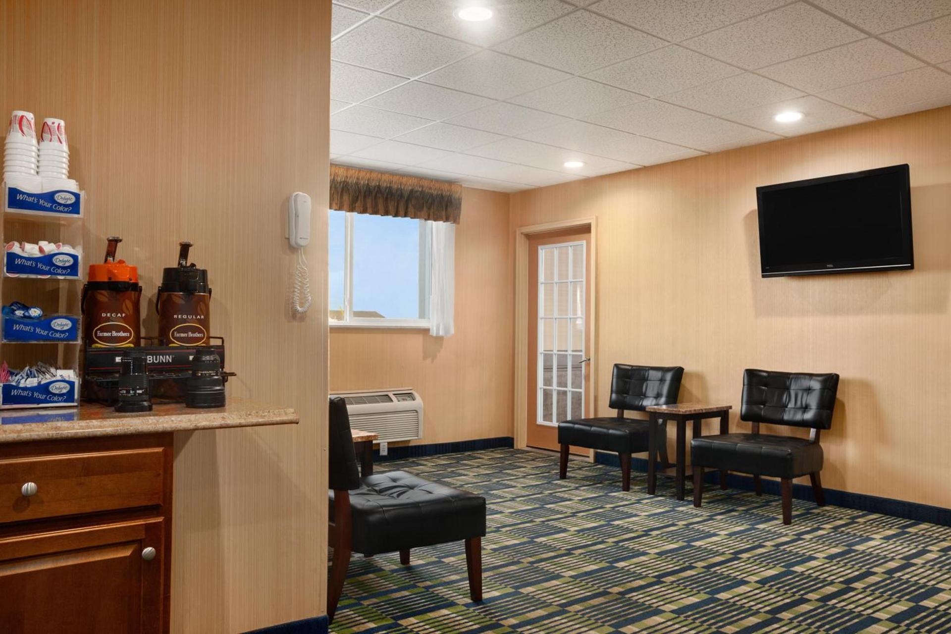 FairBridge Inn Express Buffalo Airport Williamsville photo 11
