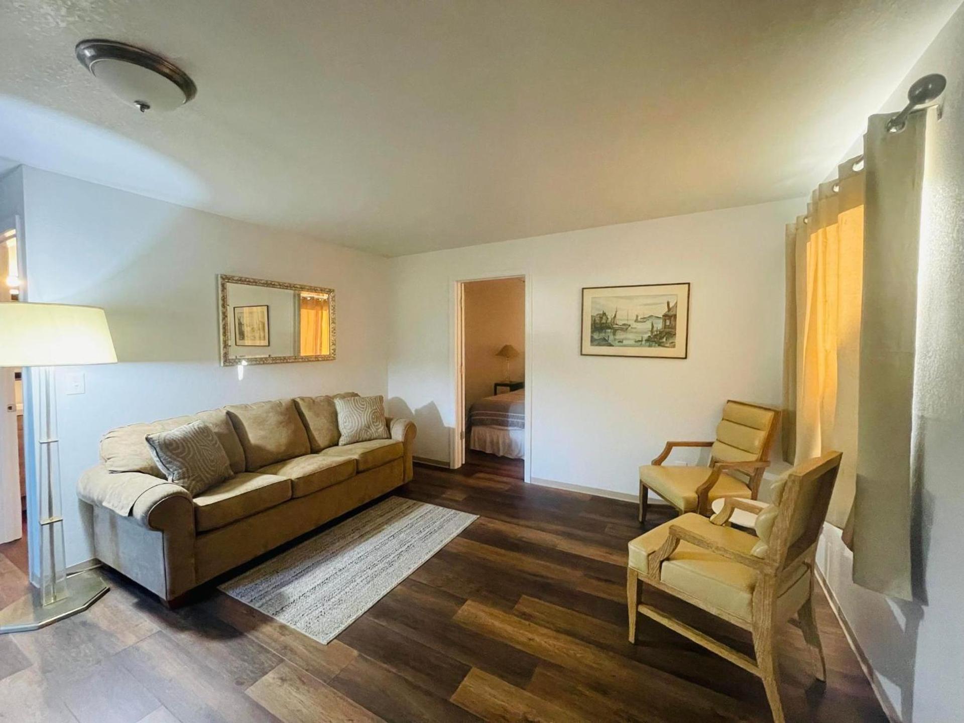 Riverfront Lodging photo 75