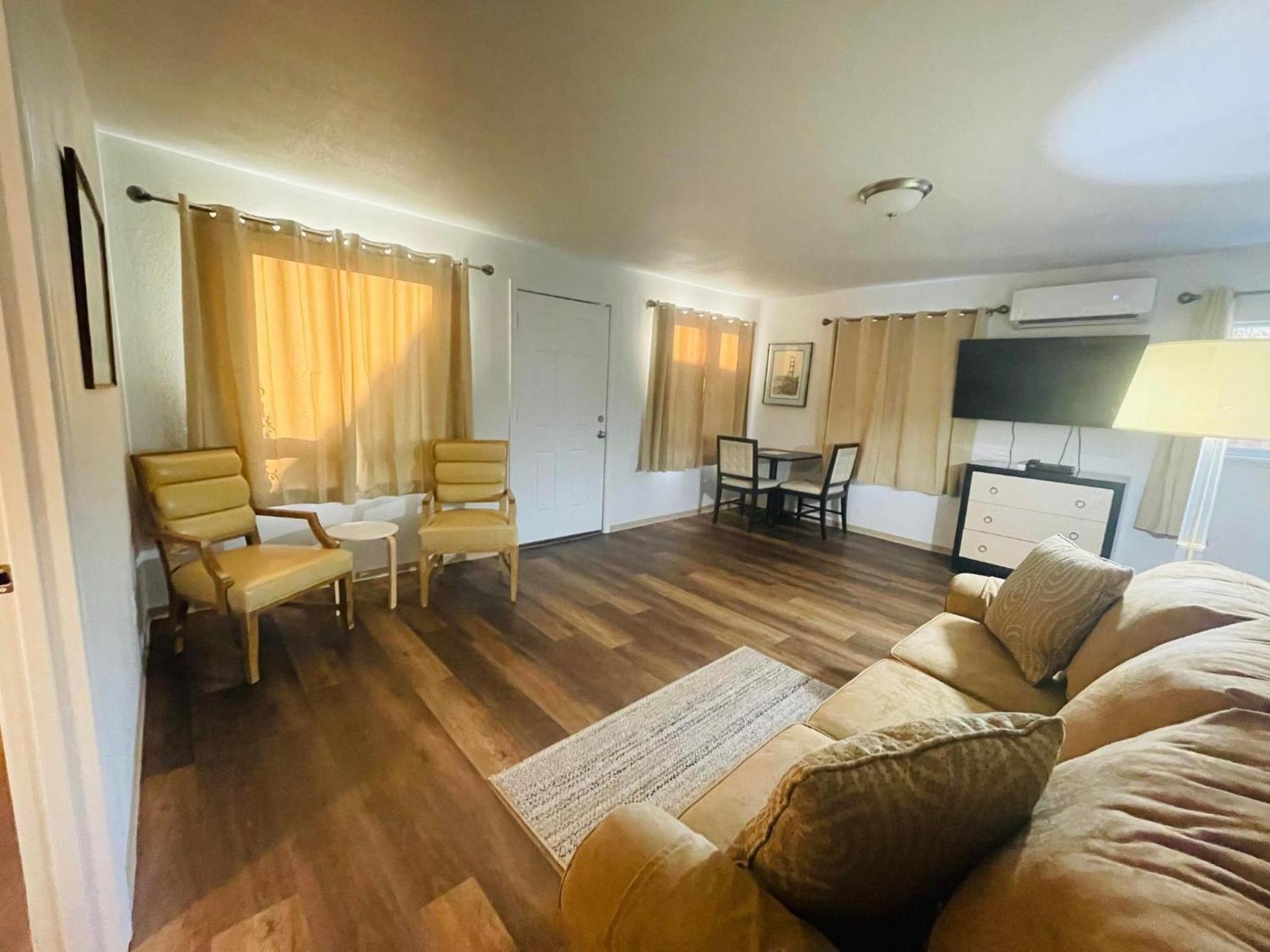 Riverfront Lodging photo 72