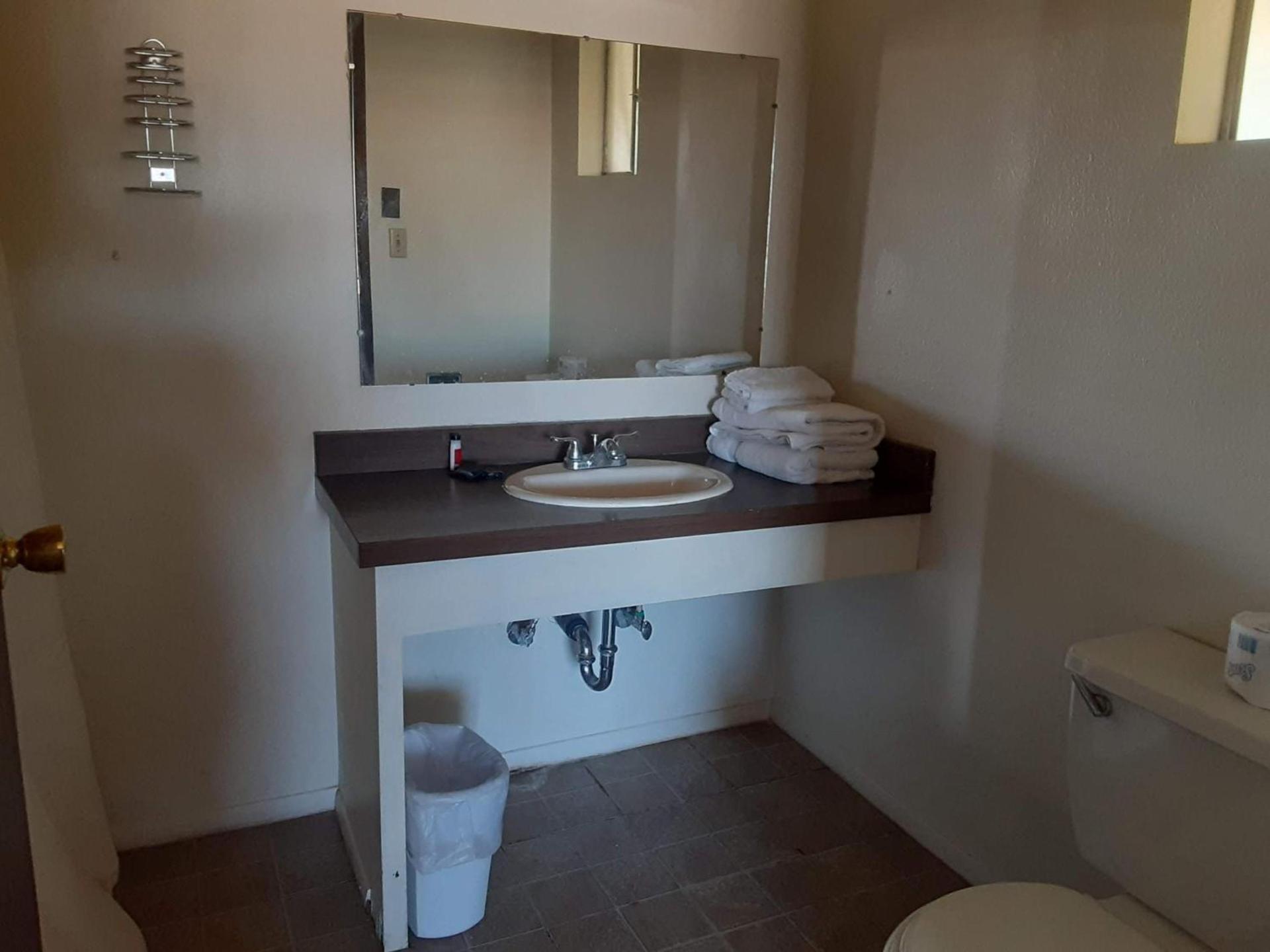 66 Motel photo 32