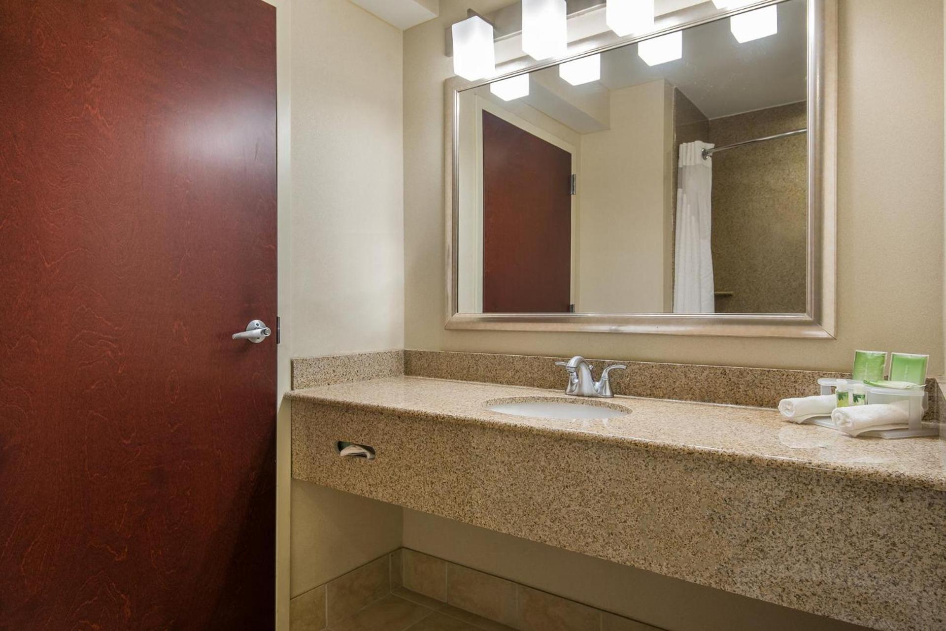 Holiday Inn Express Haskell-Wayne Area by IHG photo 10