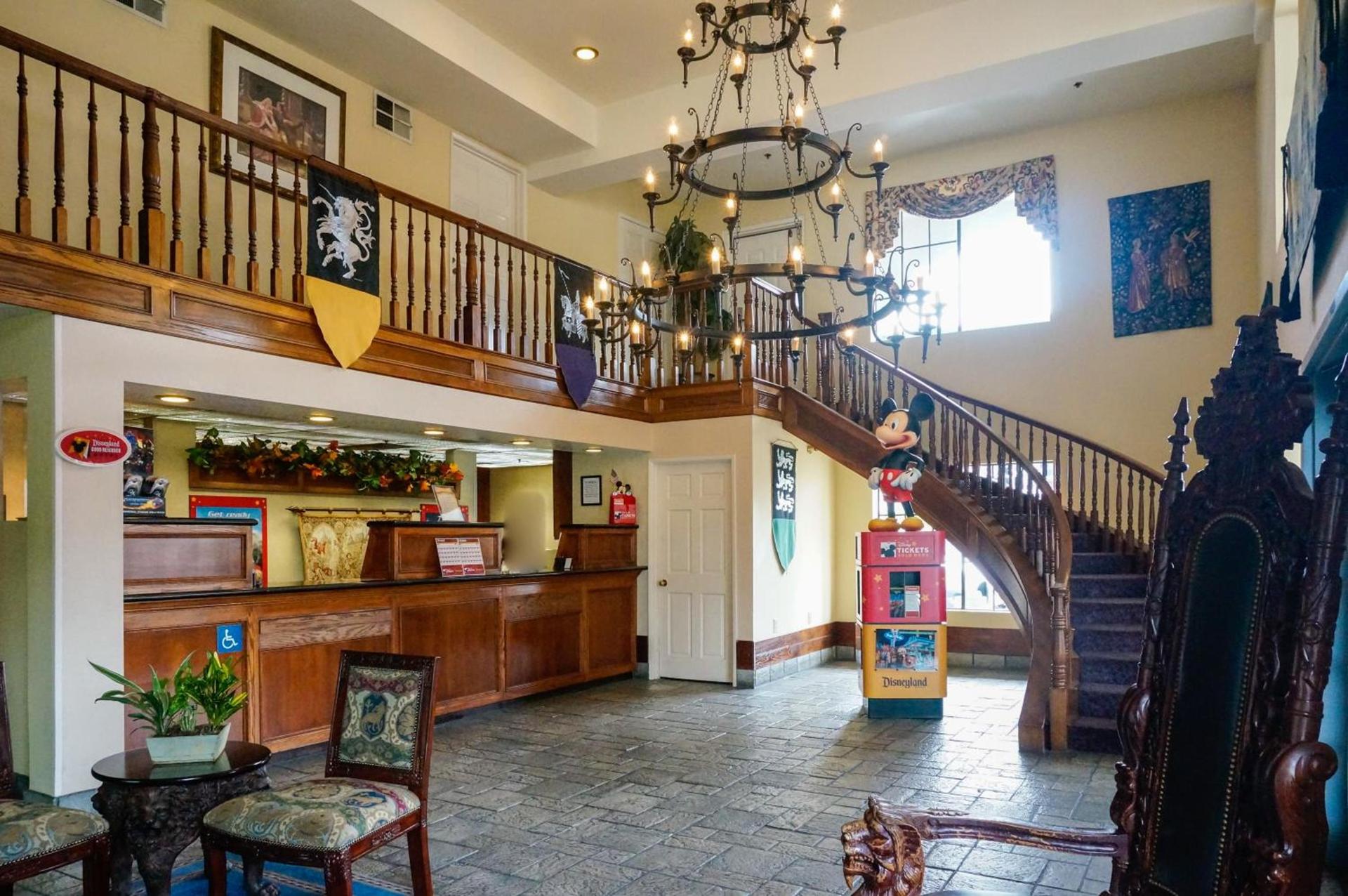 Castle Inn and Suites Anaheim photo 4