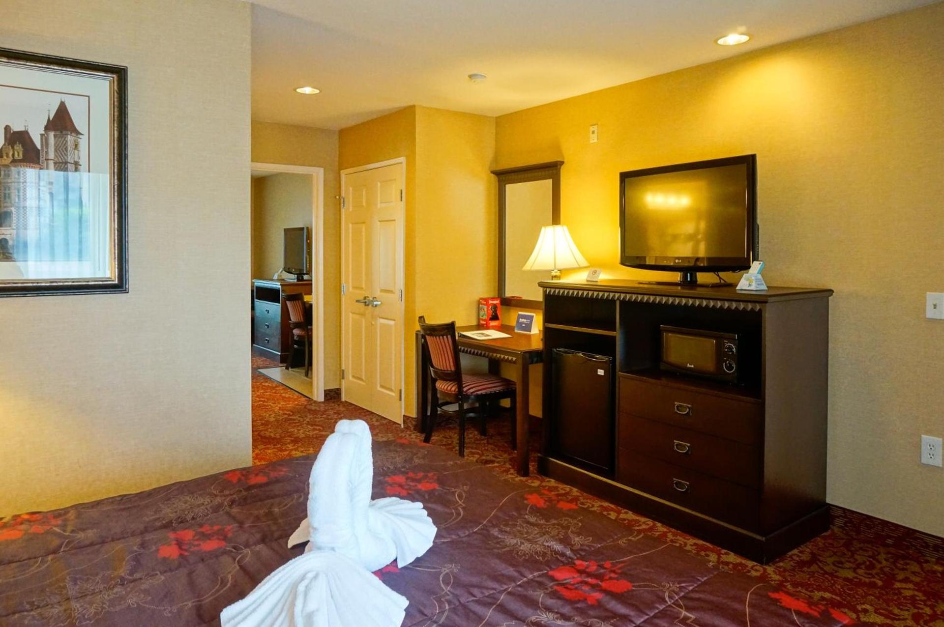 Castle Inn and Suites Anaheim photo 29