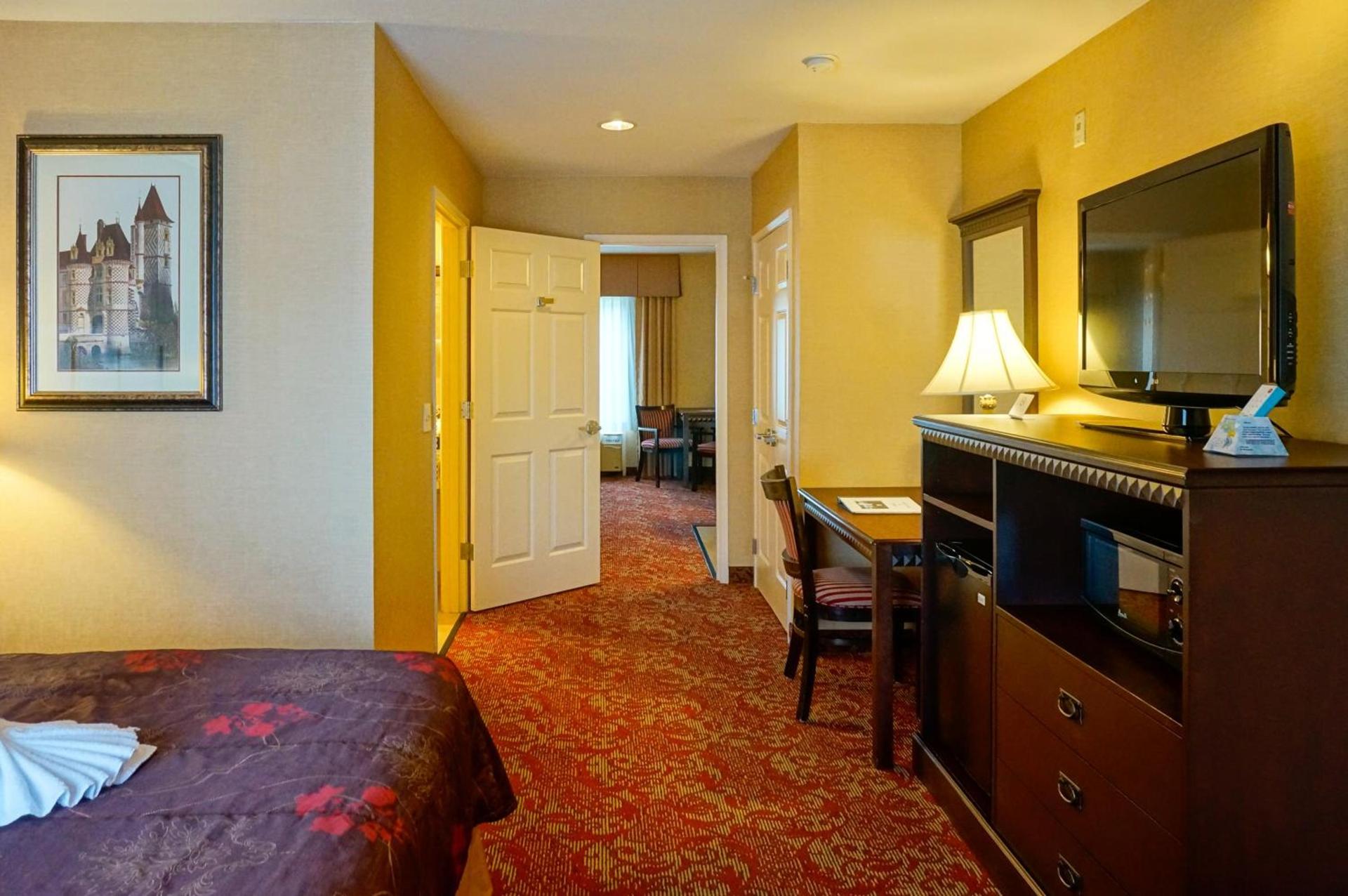 Castle Inn and Suites Anaheim photo 30