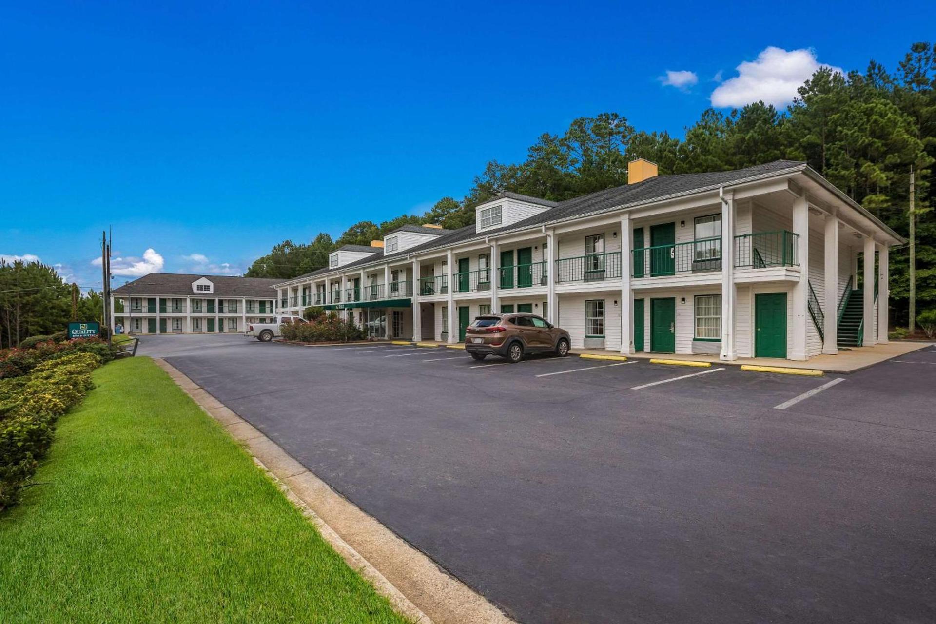 Quality Inn & Suites Greensboro near Lake Oconee photo 2