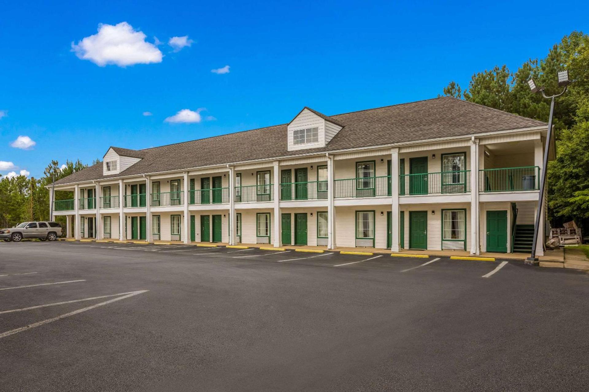 Quality Inn & Suites Greensboro near Lake Oconee photo 3