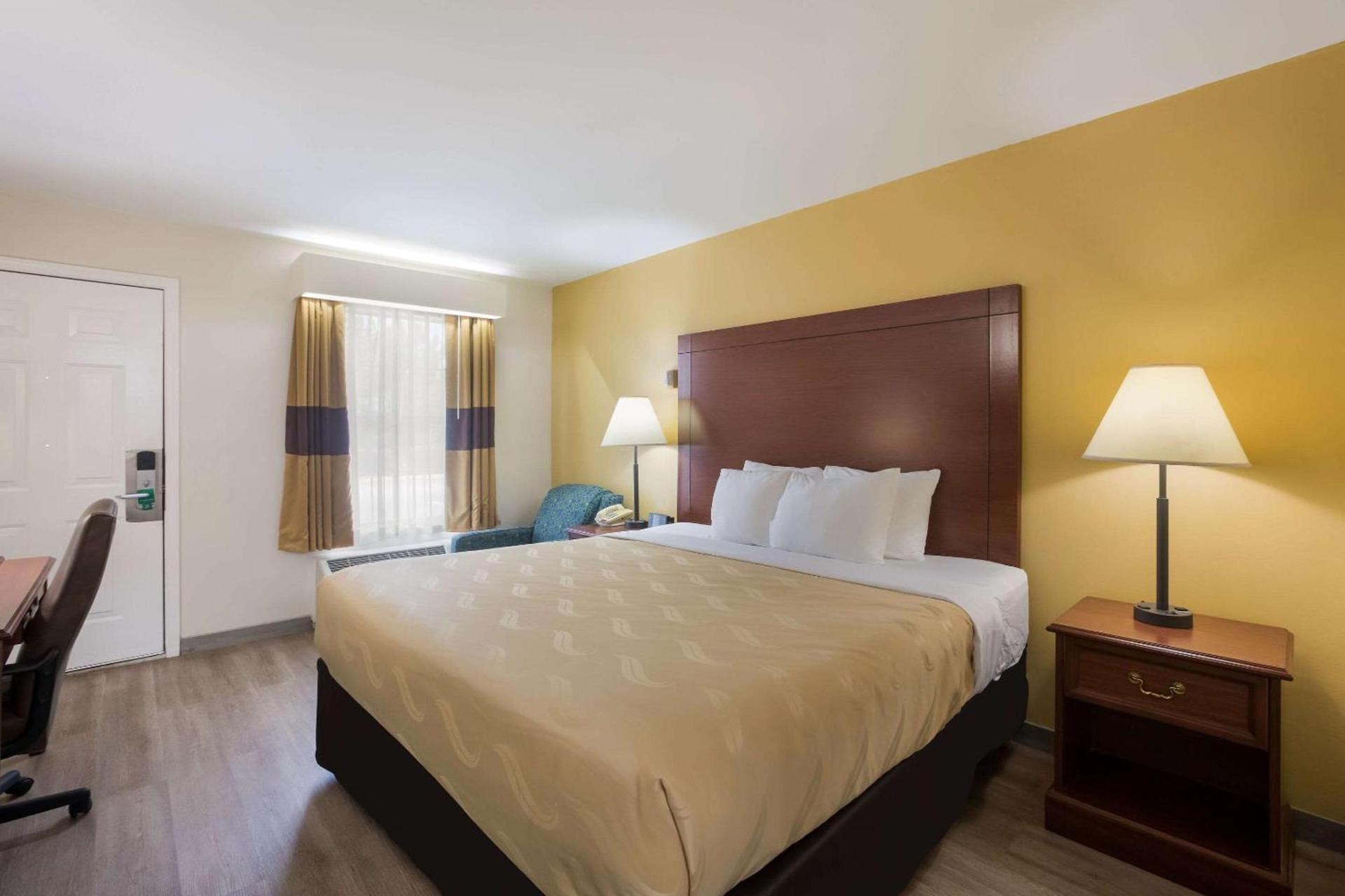 Quality Inn & Suites Greensboro near Lake Oconee photo 7