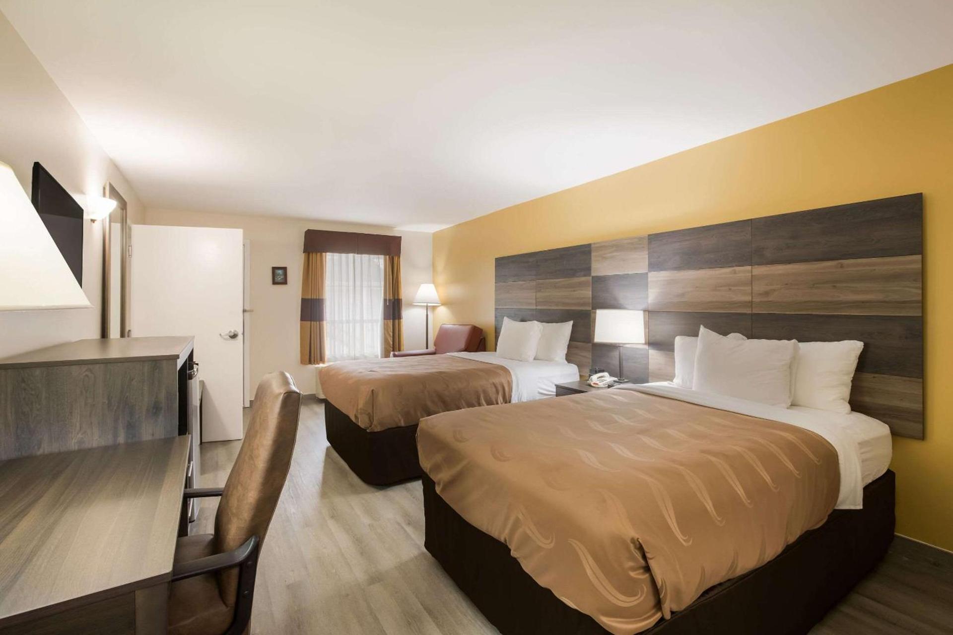 Quality Inn & Suites Greensboro near Lake Oconee photo 10