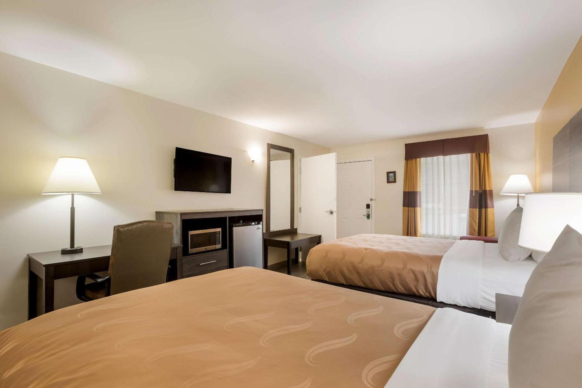 Quality Inn & Suites Greensboro near Lake Oconee photo 11