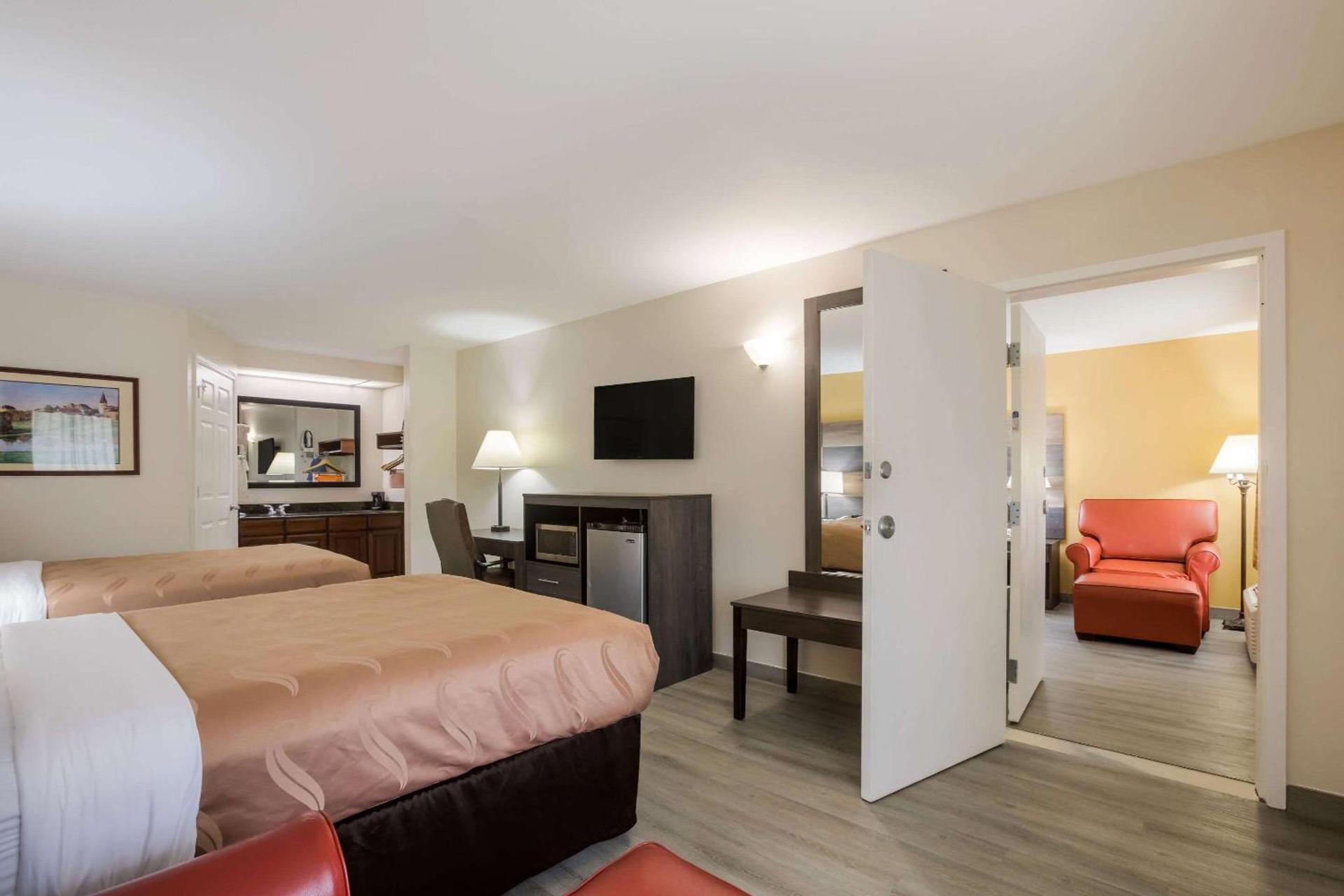 Quality Inn & Suites Greensboro near Lake Oconee photo 12