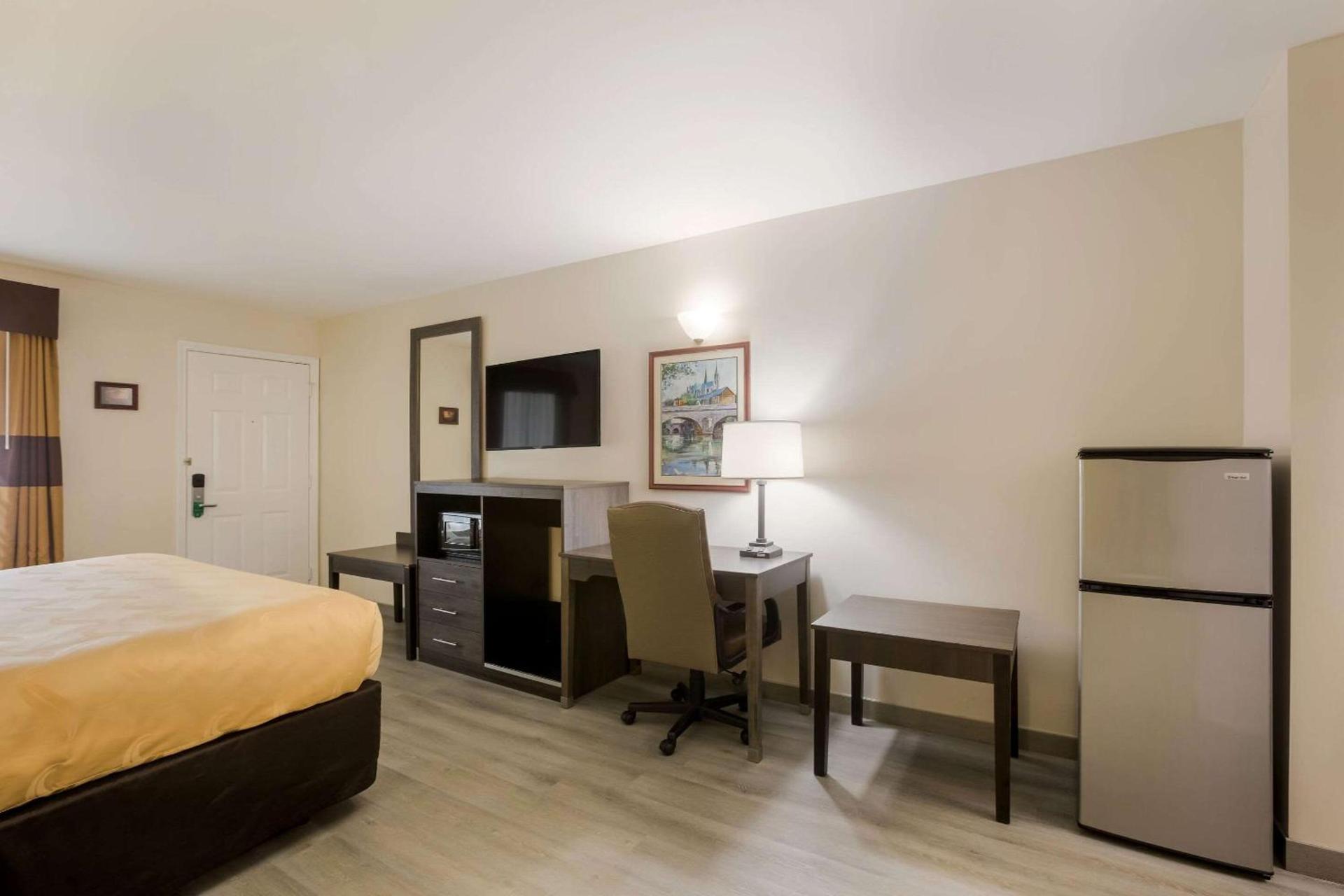 Quality Inn & Suites Greensboro near Lake Oconee photo 24