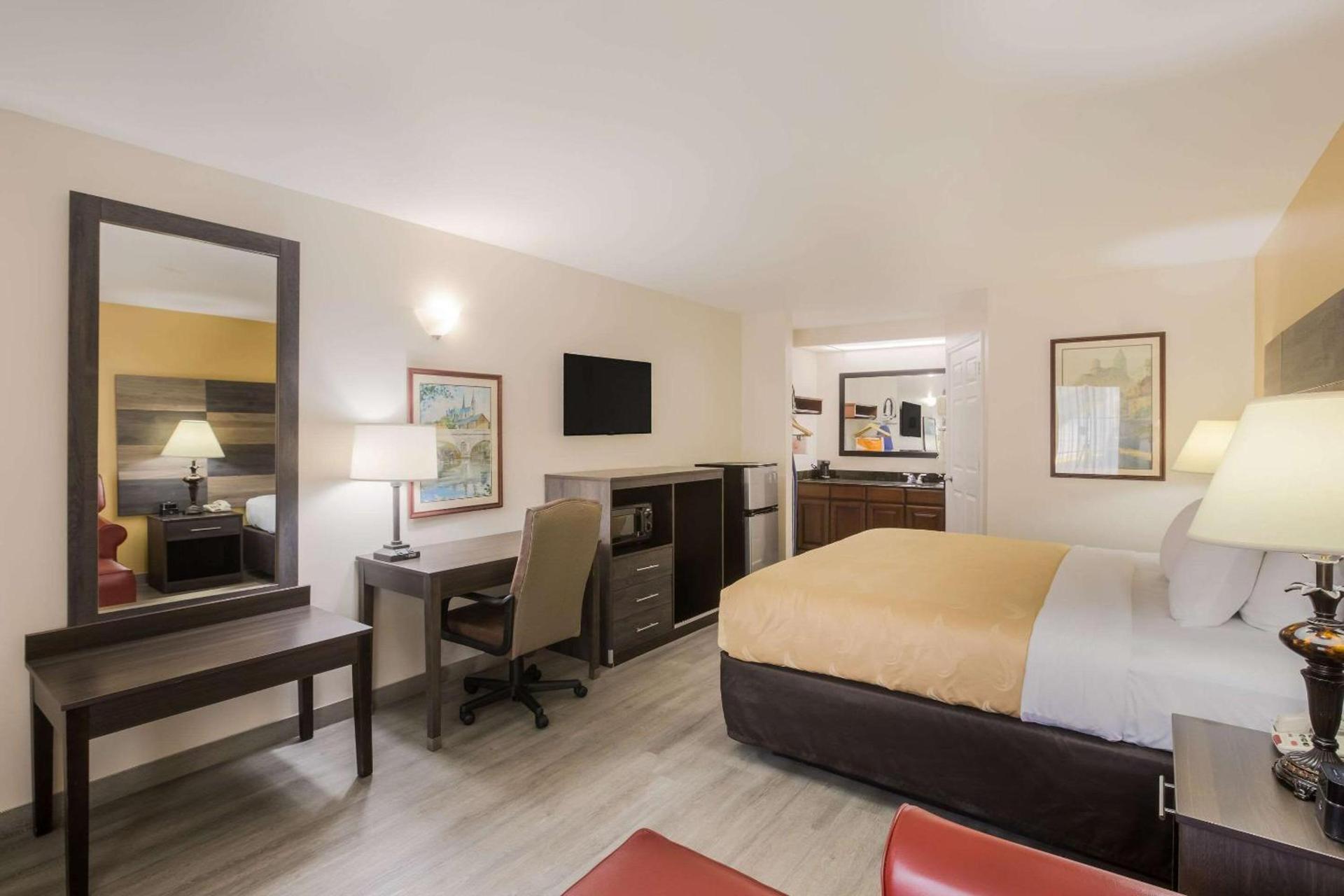 Quality Inn & Suites Greensboro near Lake Oconee photo 25