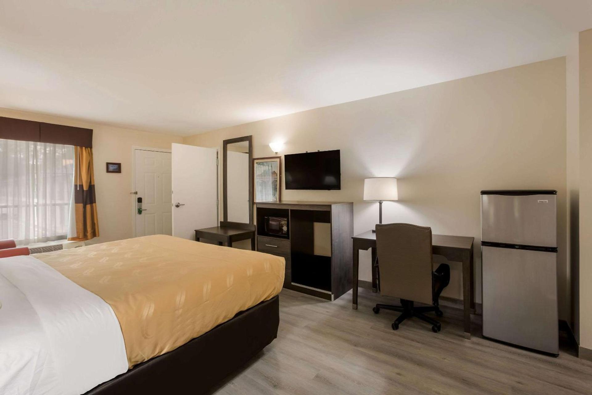 Quality Inn & Suites Greensboro near Lake Oconee photo 28