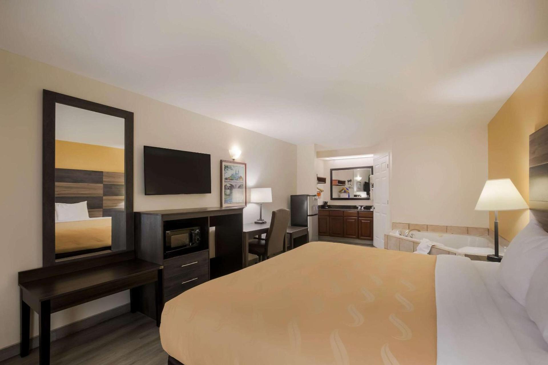 Quality Inn & Suites Greensboro near Lake Oconee photo 30