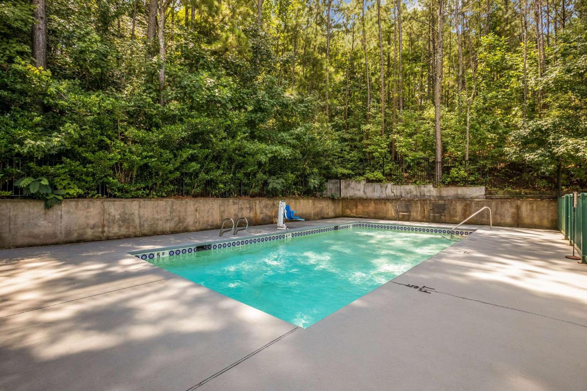 Quality Inn & Suites Greensboro near Lake Oconee photo 31