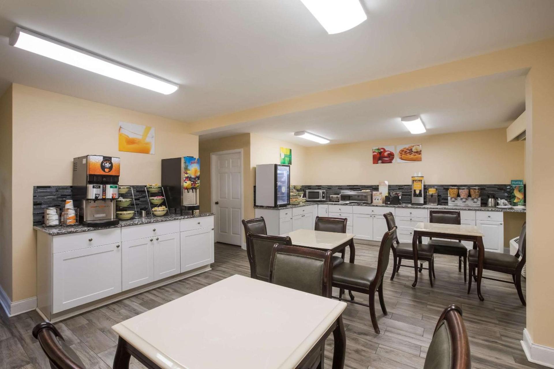 Quality Inn & Suites Greensboro near Lake Oconee photo 35