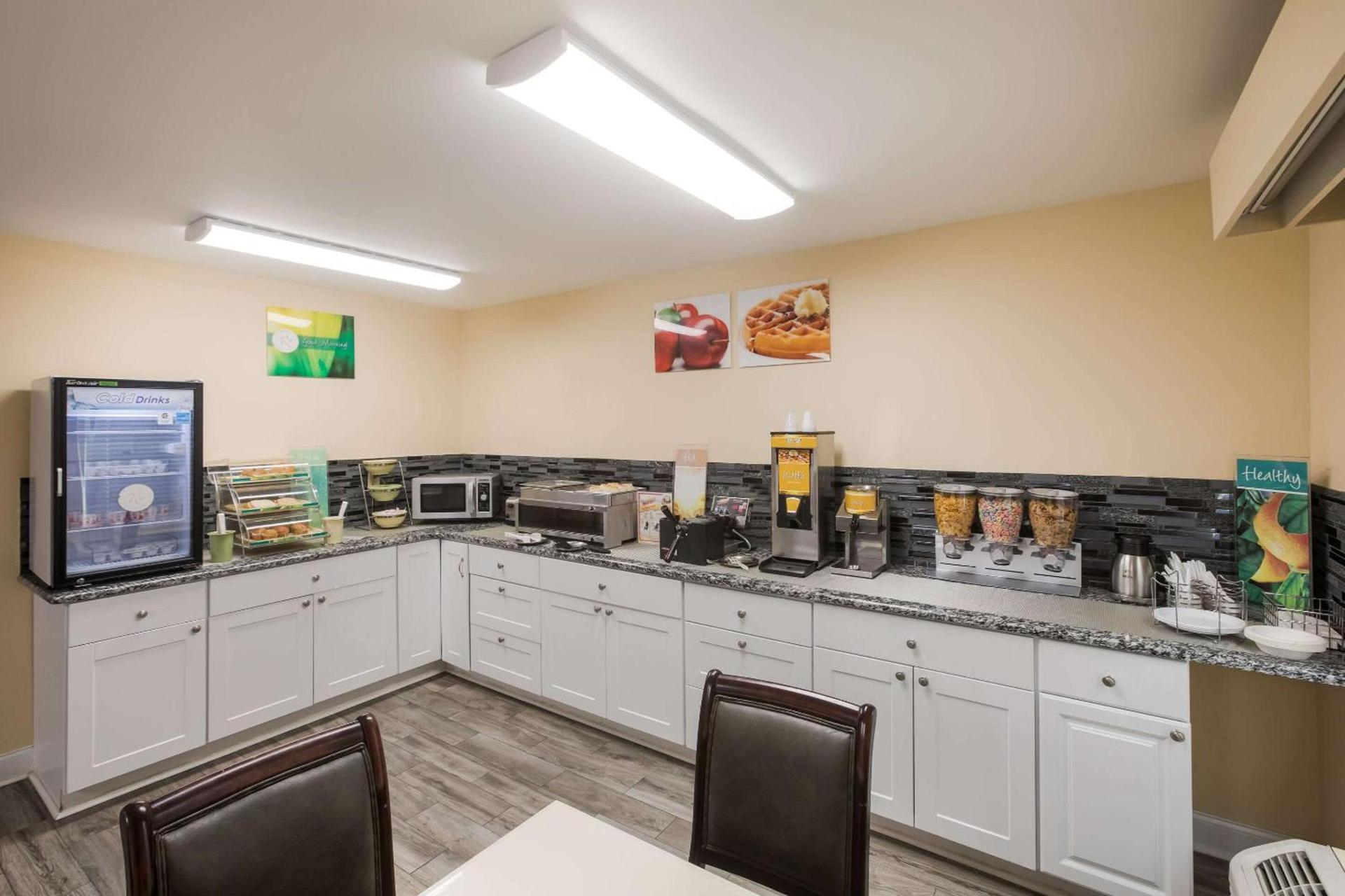 Quality Inn & Suites Greensboro near Lake Oconee photo 36
