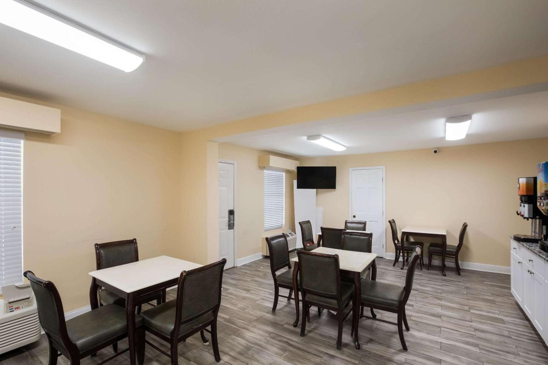 Quality Inn & Suites Greensboro near Lake Oconee photo 37