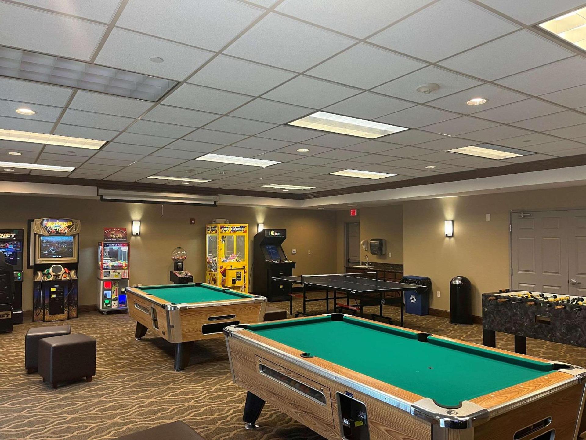 Comfort Suites Oshkosh West photo 35